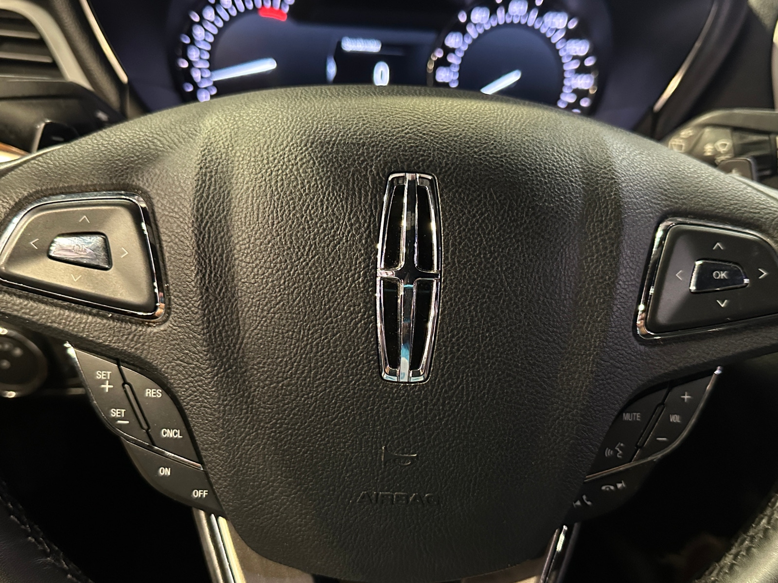 Thumbnail: 2019 Lincoln MKC - 4