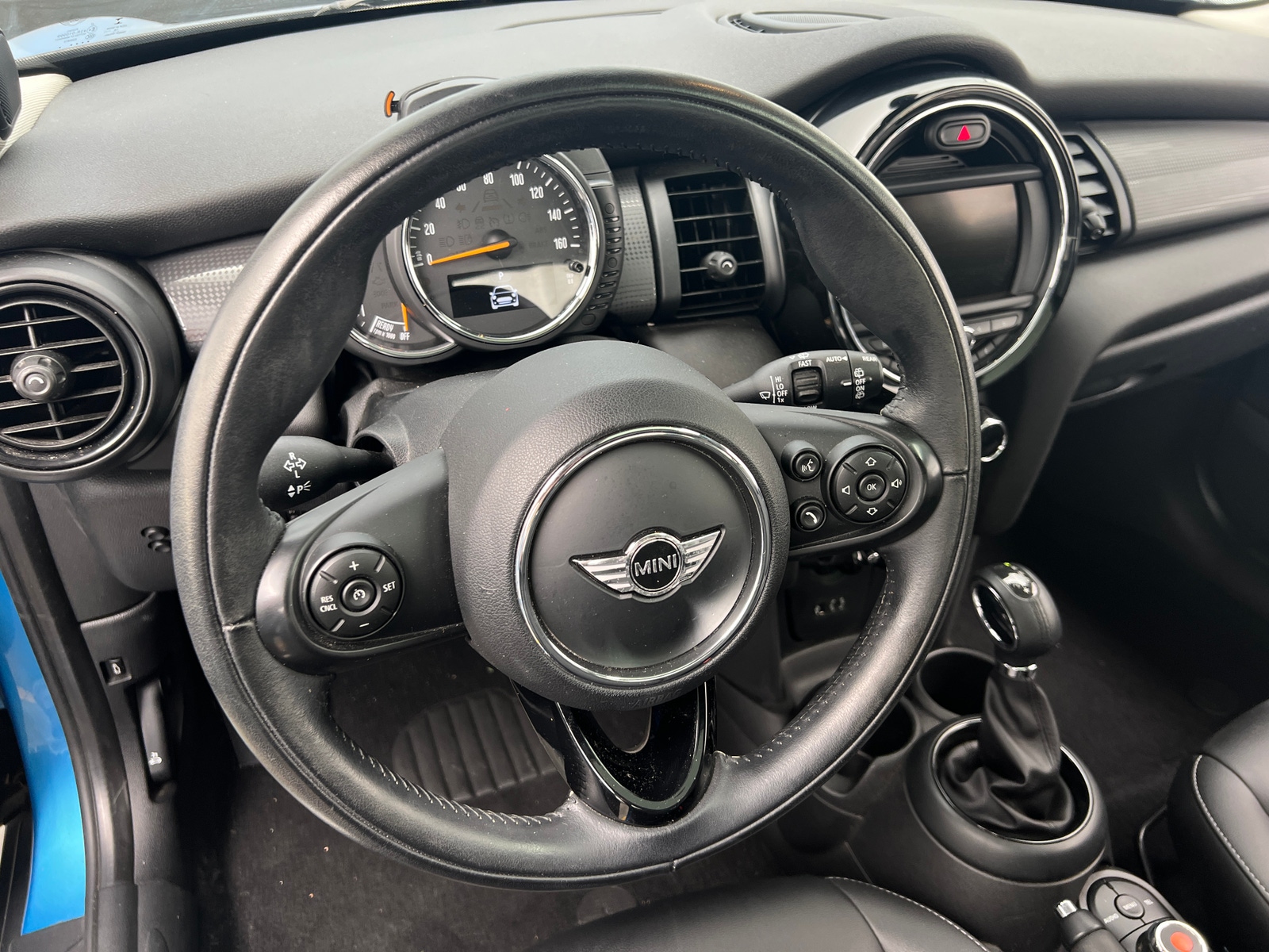 Thumbnail: 2017 MINI Cooper Hardtop - 4