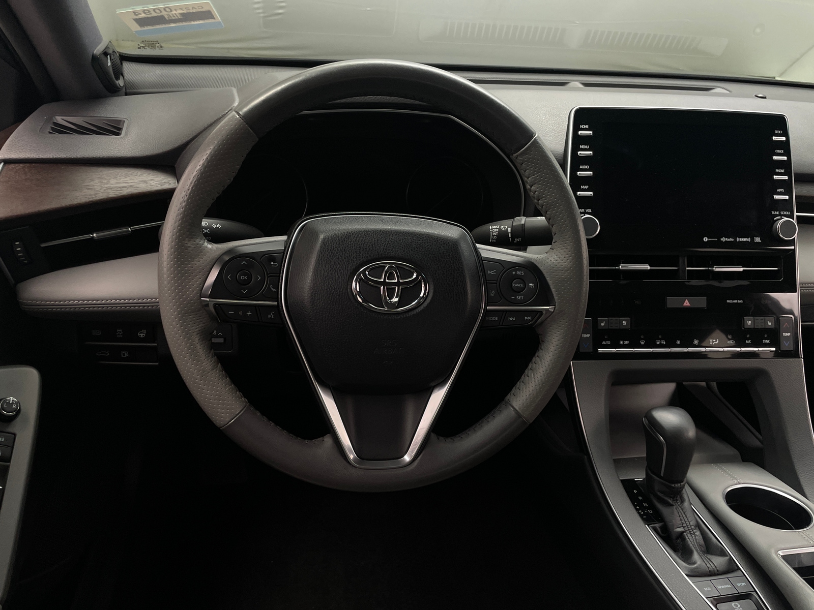 Thumbnail: 2019 Toyota Avalon - 4