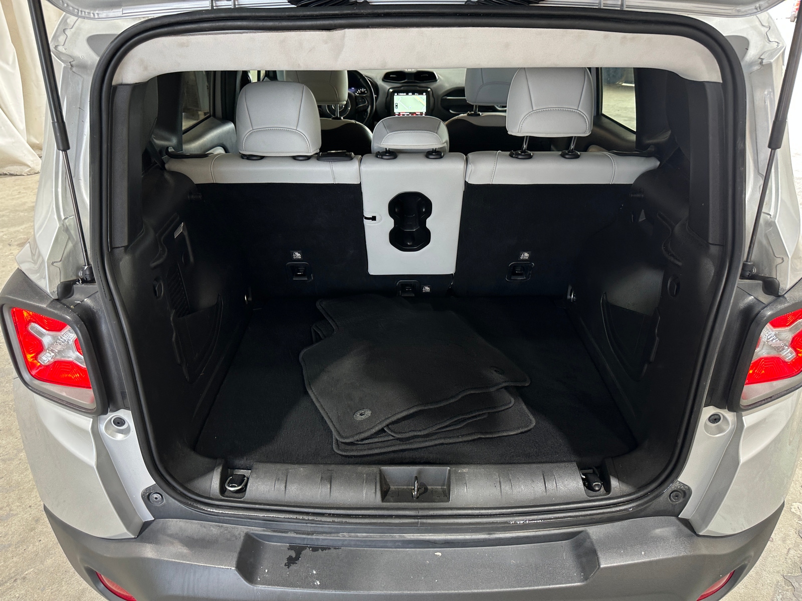 Thumbnail: 2021 Jeep Renegade - 6