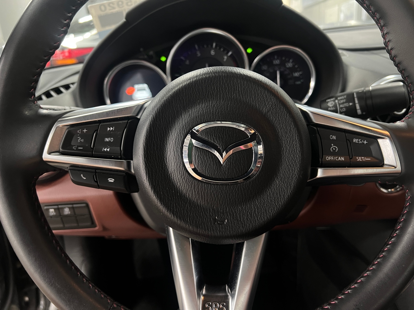 Thumbnail: 2019 Mazda MX-5 Miata - 4