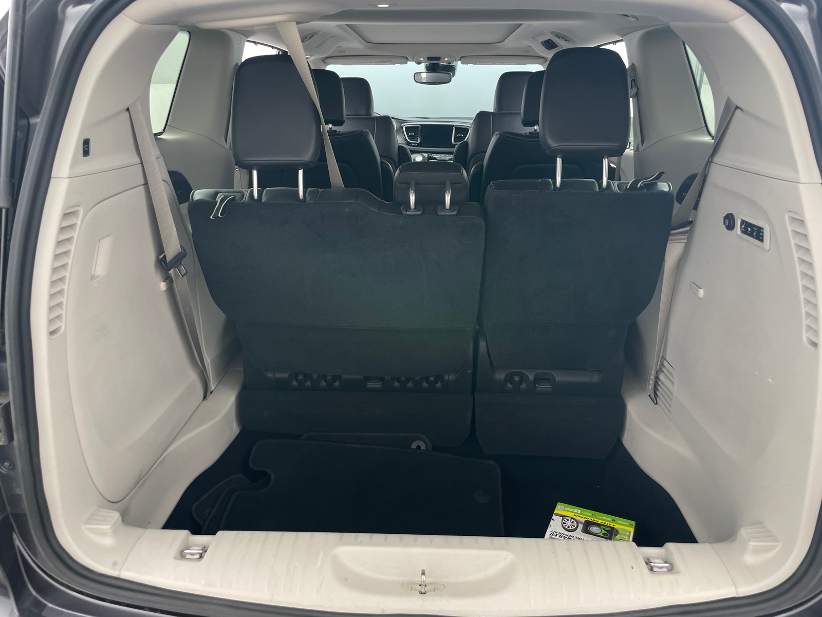 Thumbnail: 2019 Chrysler Pacifica - 6