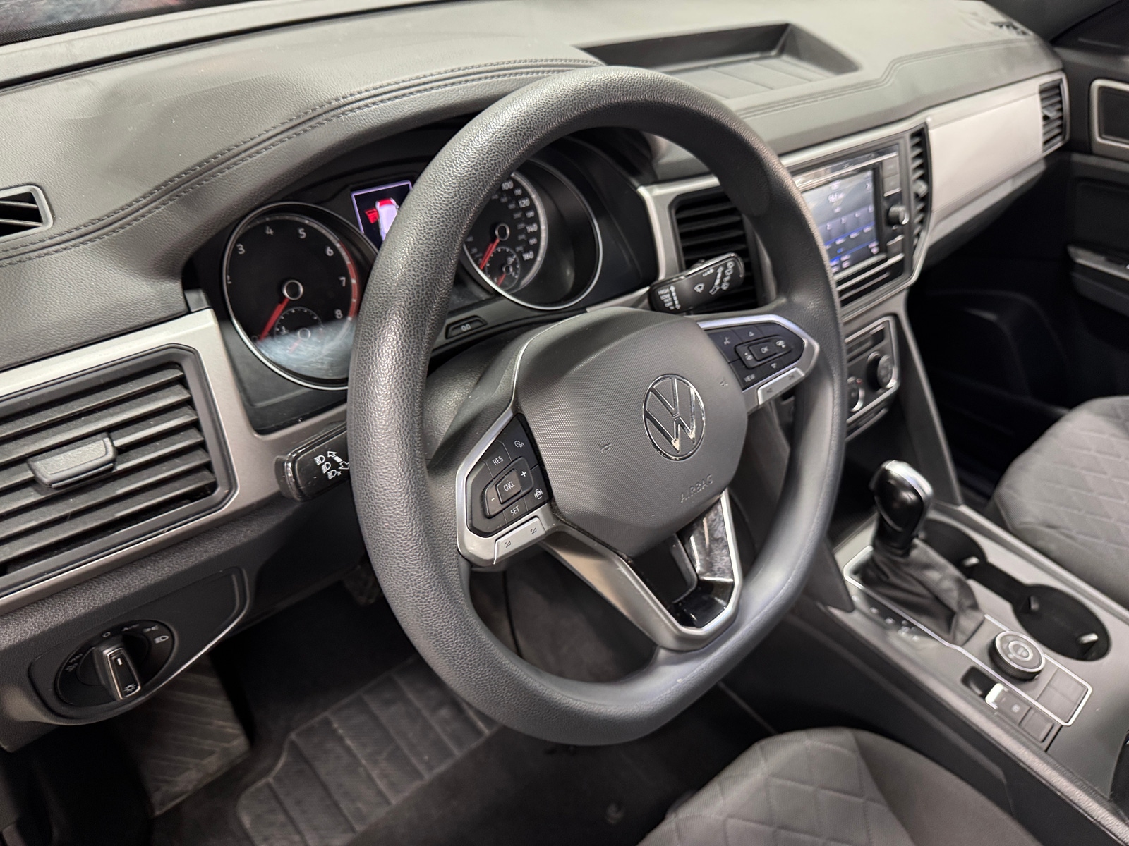 Thumbnail: 2020 Volkswagen Atlas - 3