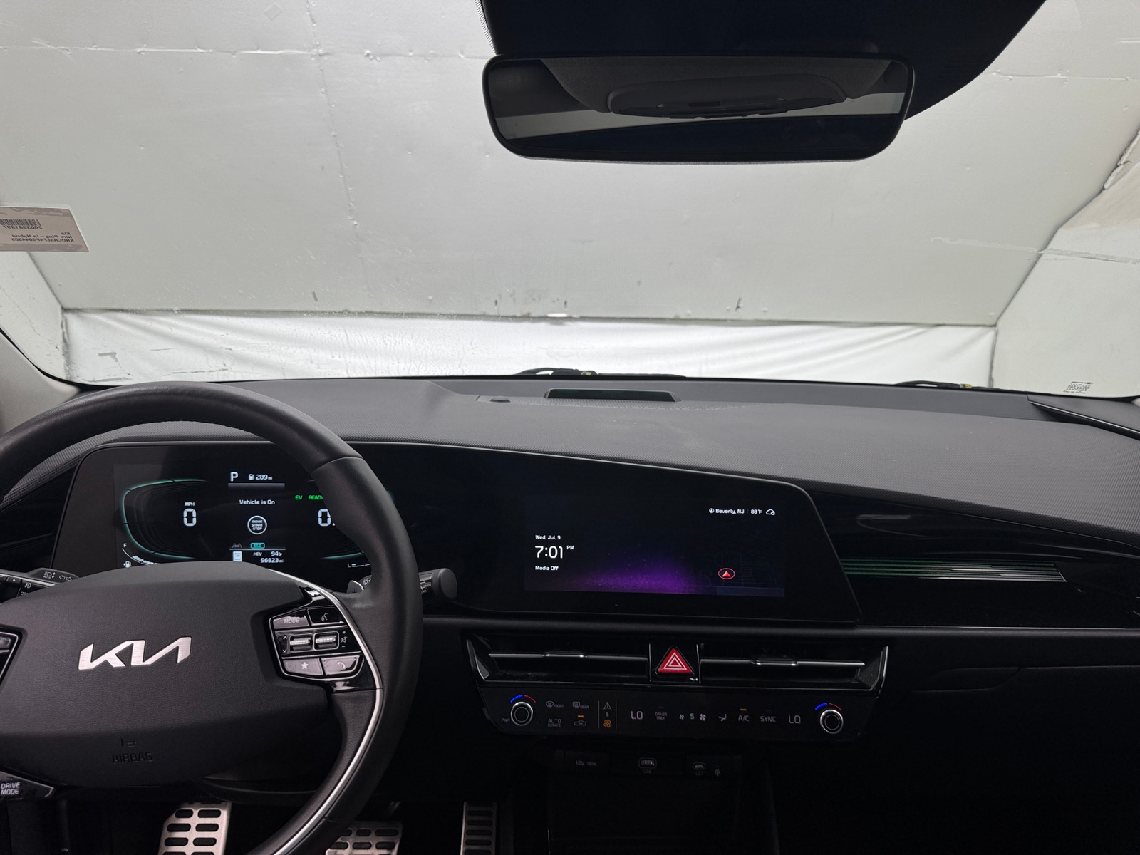 Thumbnail: 2023 Kia Niro - 2