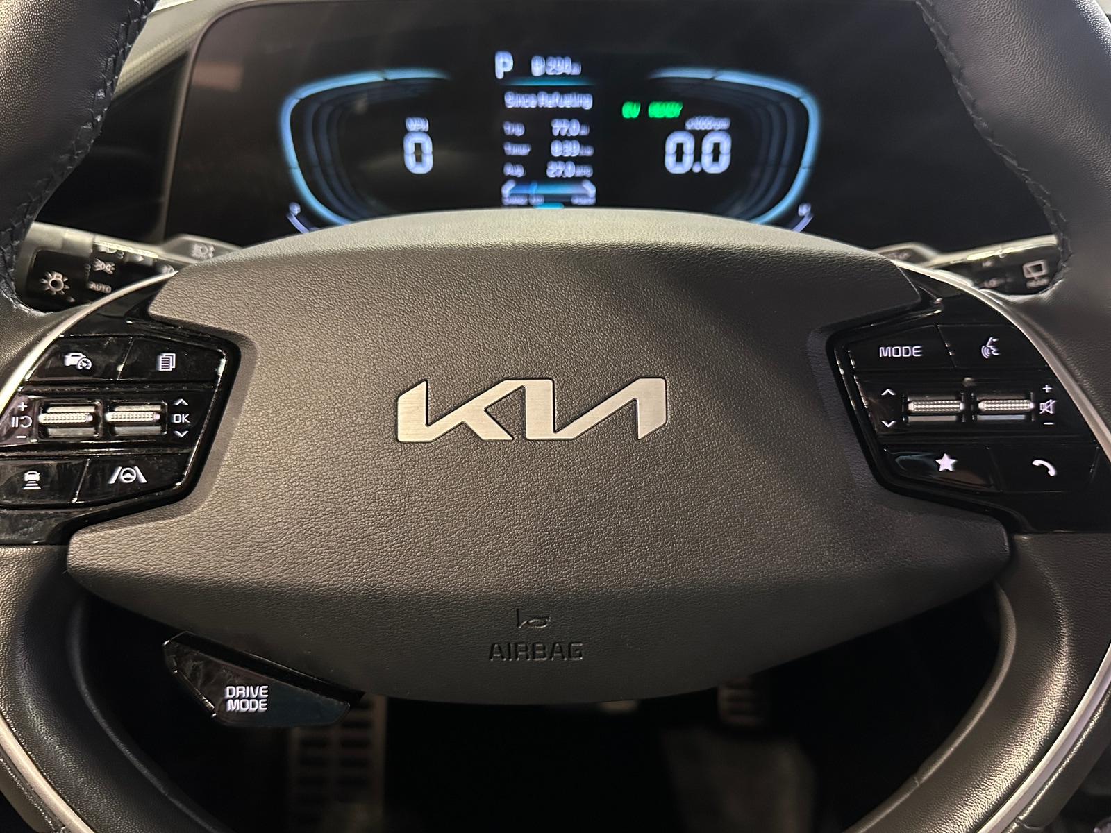 Thumbnail: 2023 Kia Niro - 4