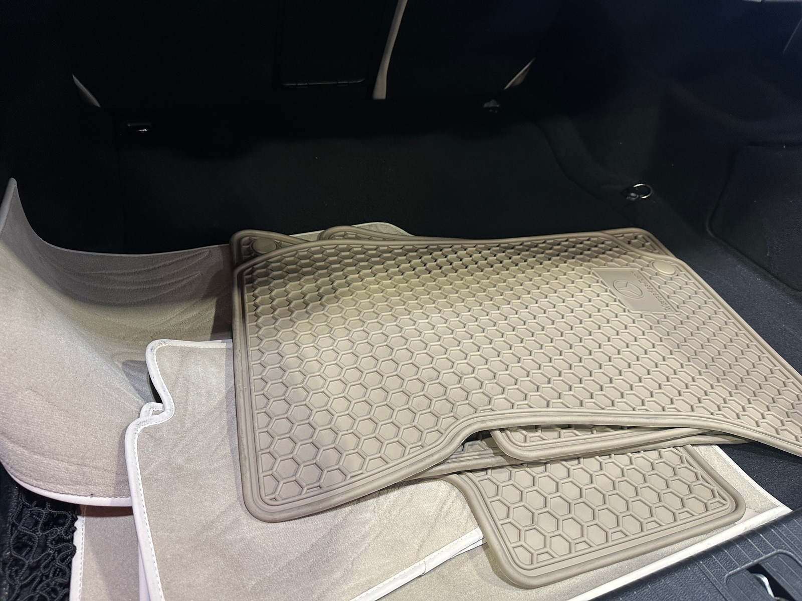 Thumbnail: 2016 Mercedes-Benz E-Class - 6