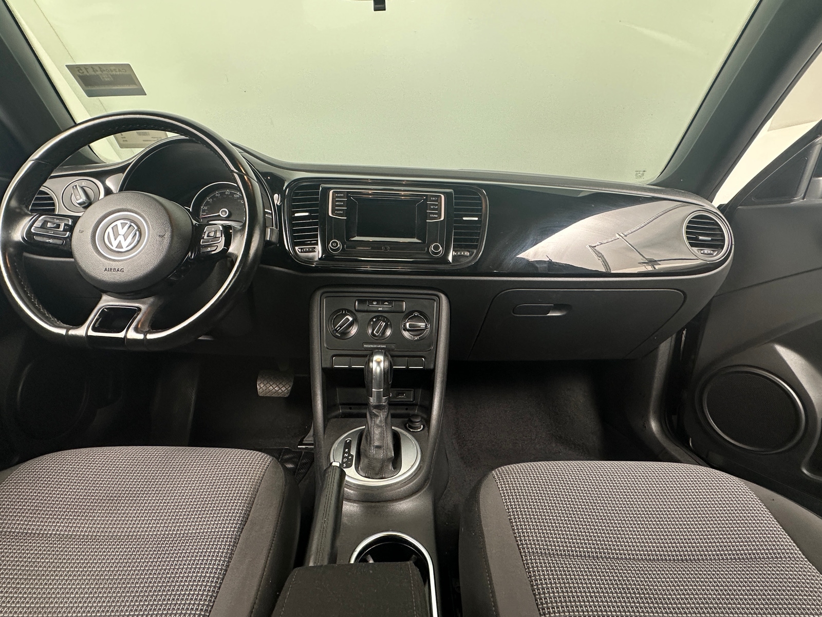 Thumbnail: 2018 Volkswagen Beetle - 3