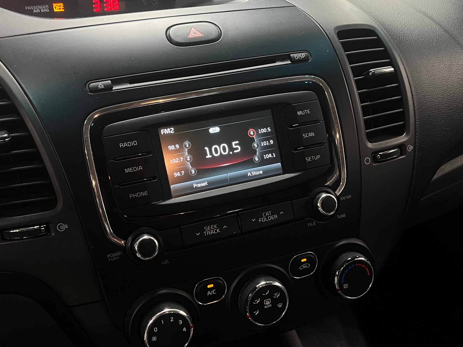 Thumbnail: 2018 Kia Forte - 4
