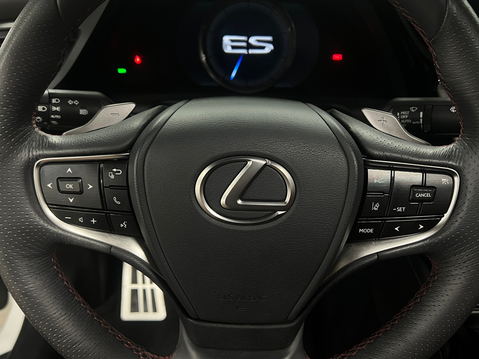 Thumbnail: 2022 Lexus ES - 4