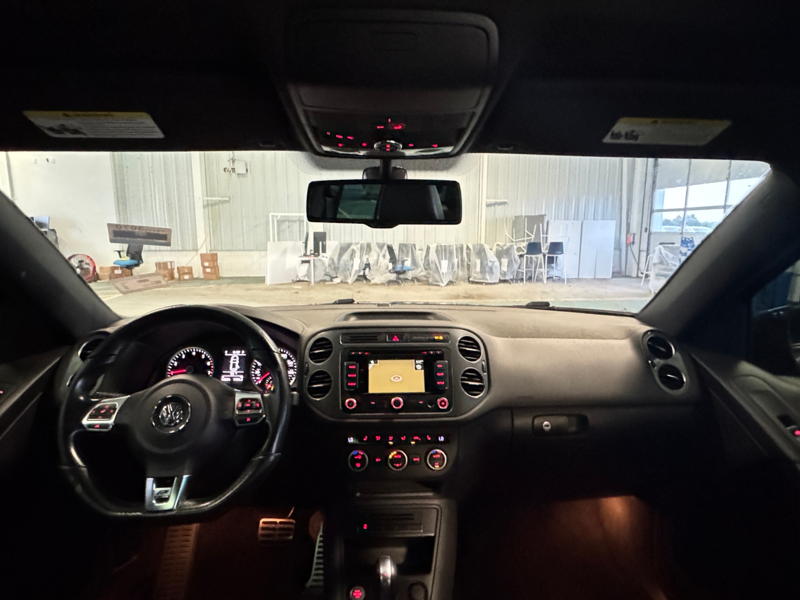 Thumbnail: 2015 Volkswagen Tiguan - 2