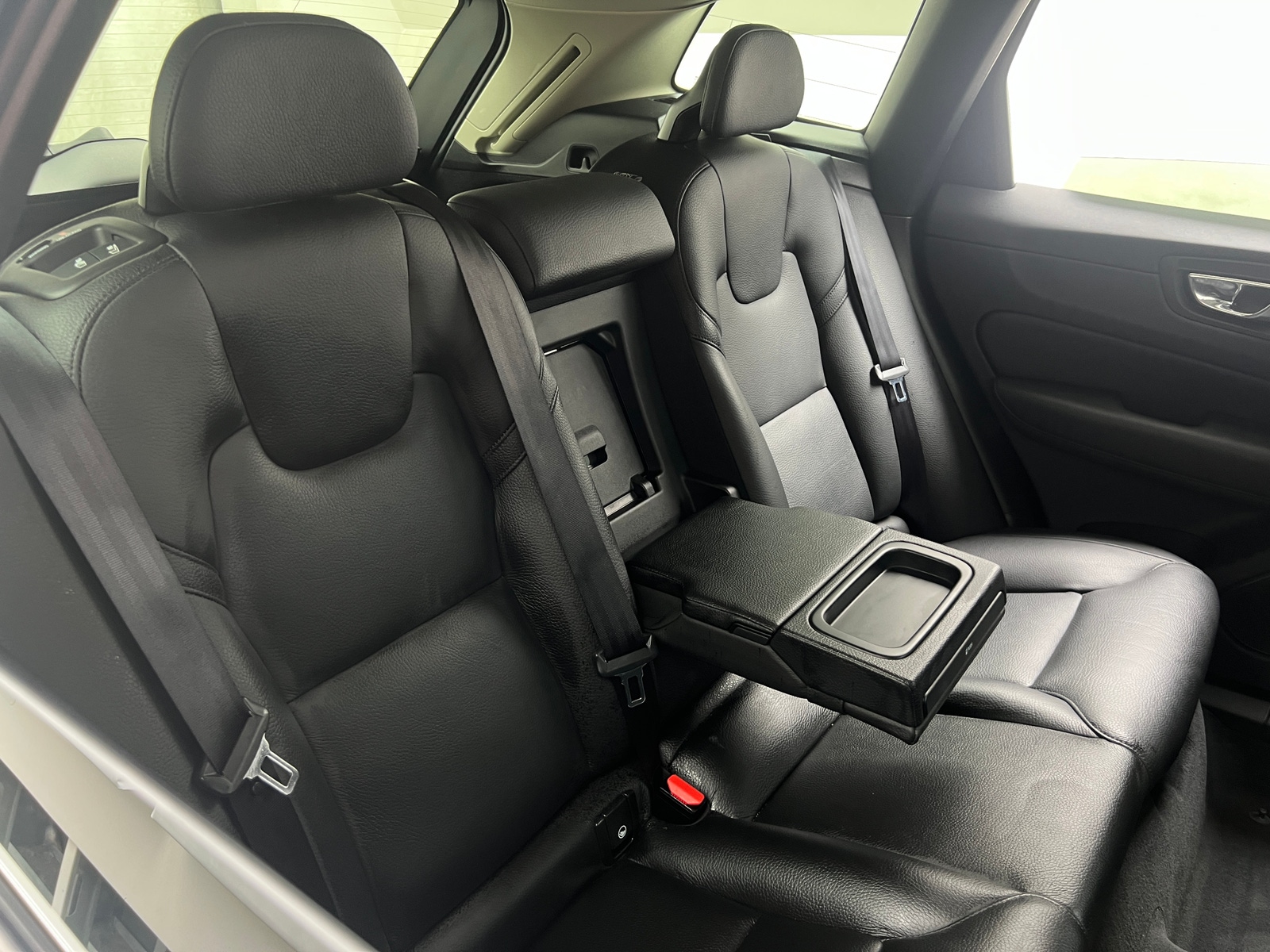 Thumbnail: 2018 Volvo XC60 - 5