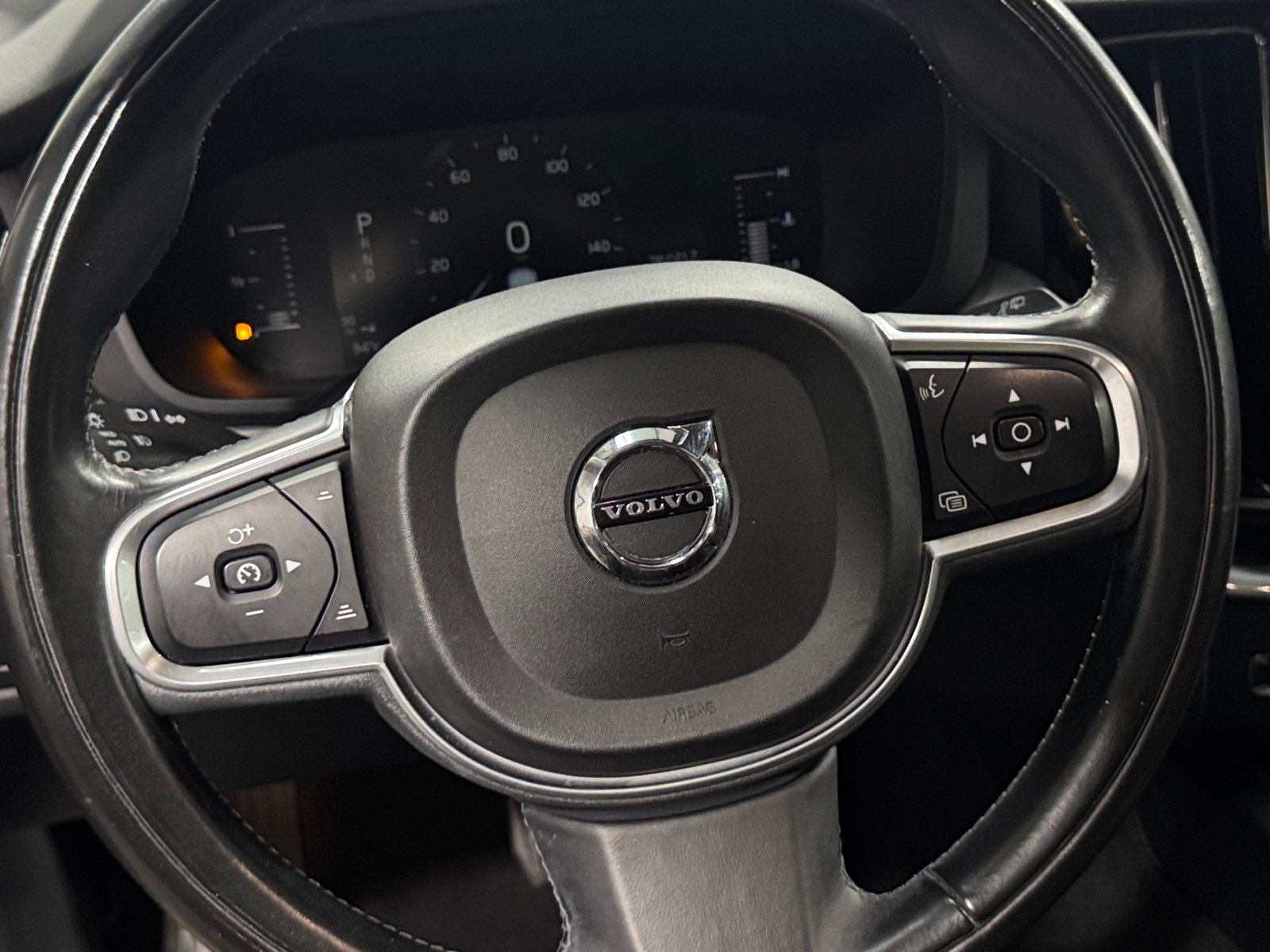 Thumbnail: 2018 Volvo XC60 - 4