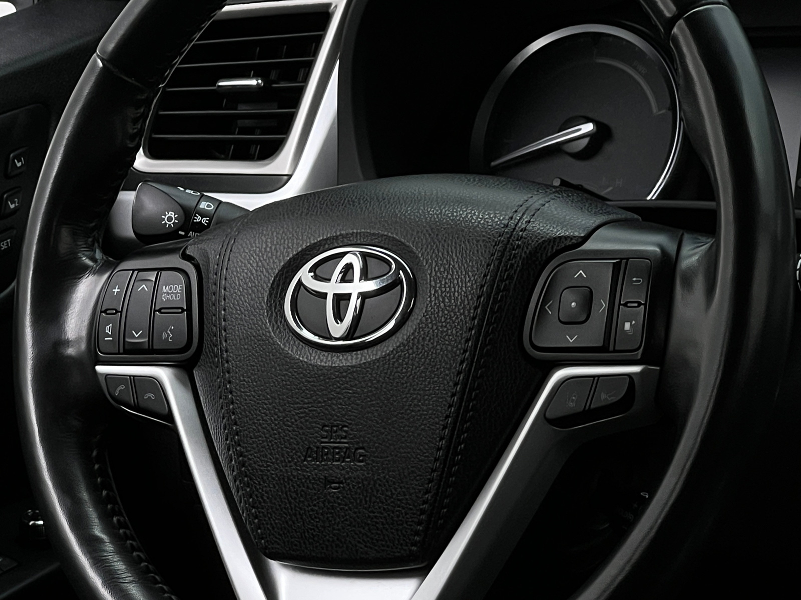 Thumbnail: 2019 Toyota Highlander - 4