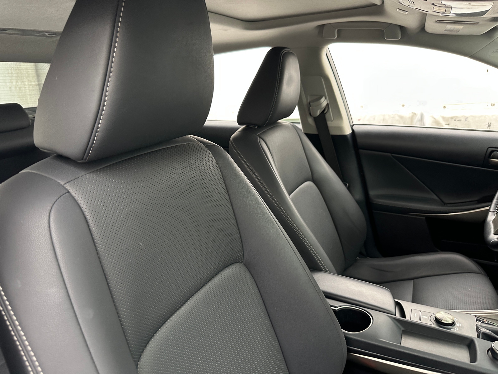 Thumbnail: 2019 Lexus IS - 2