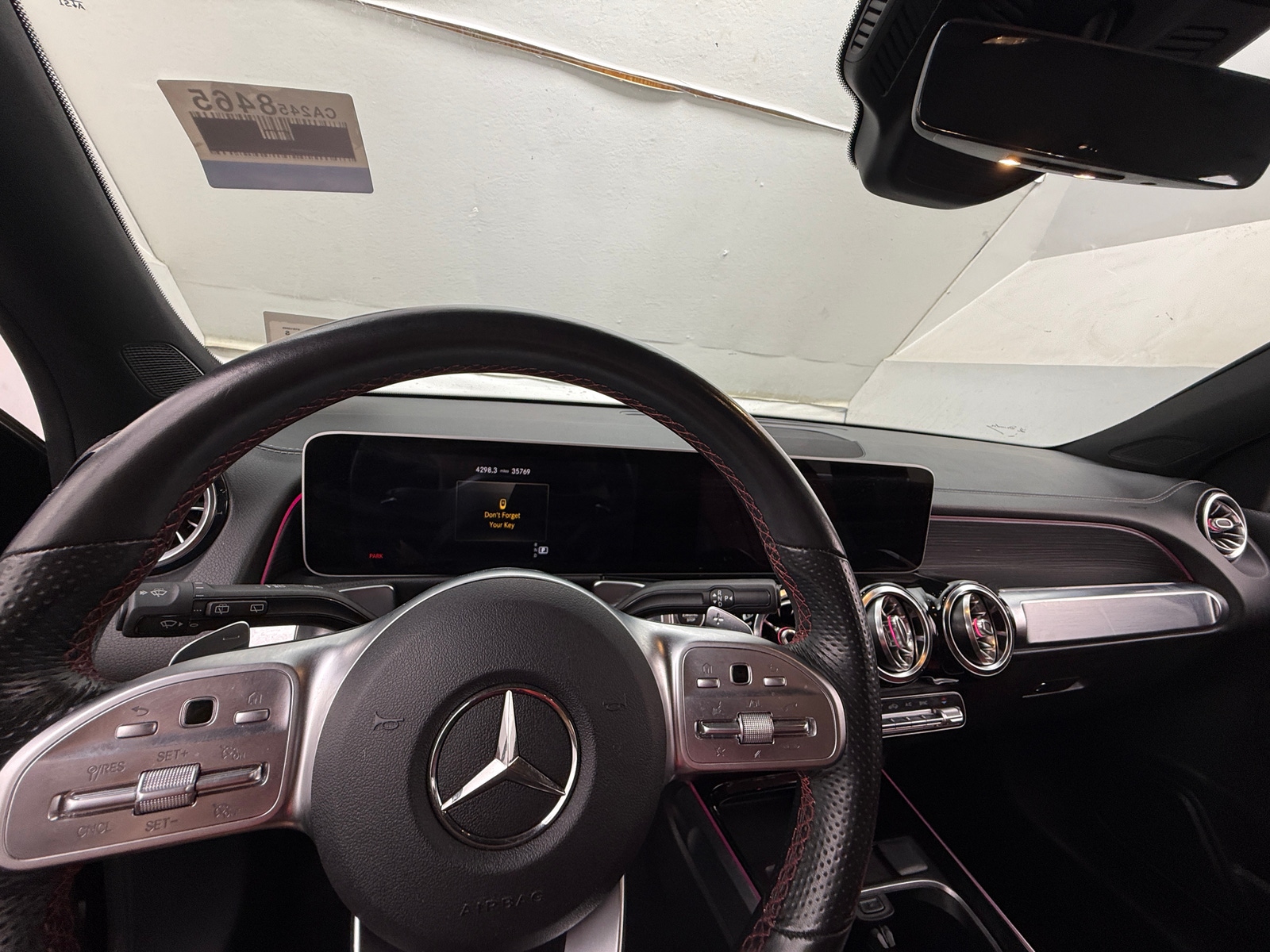 Thumbnail: 2021 Mercedes-Benz GLB - 2