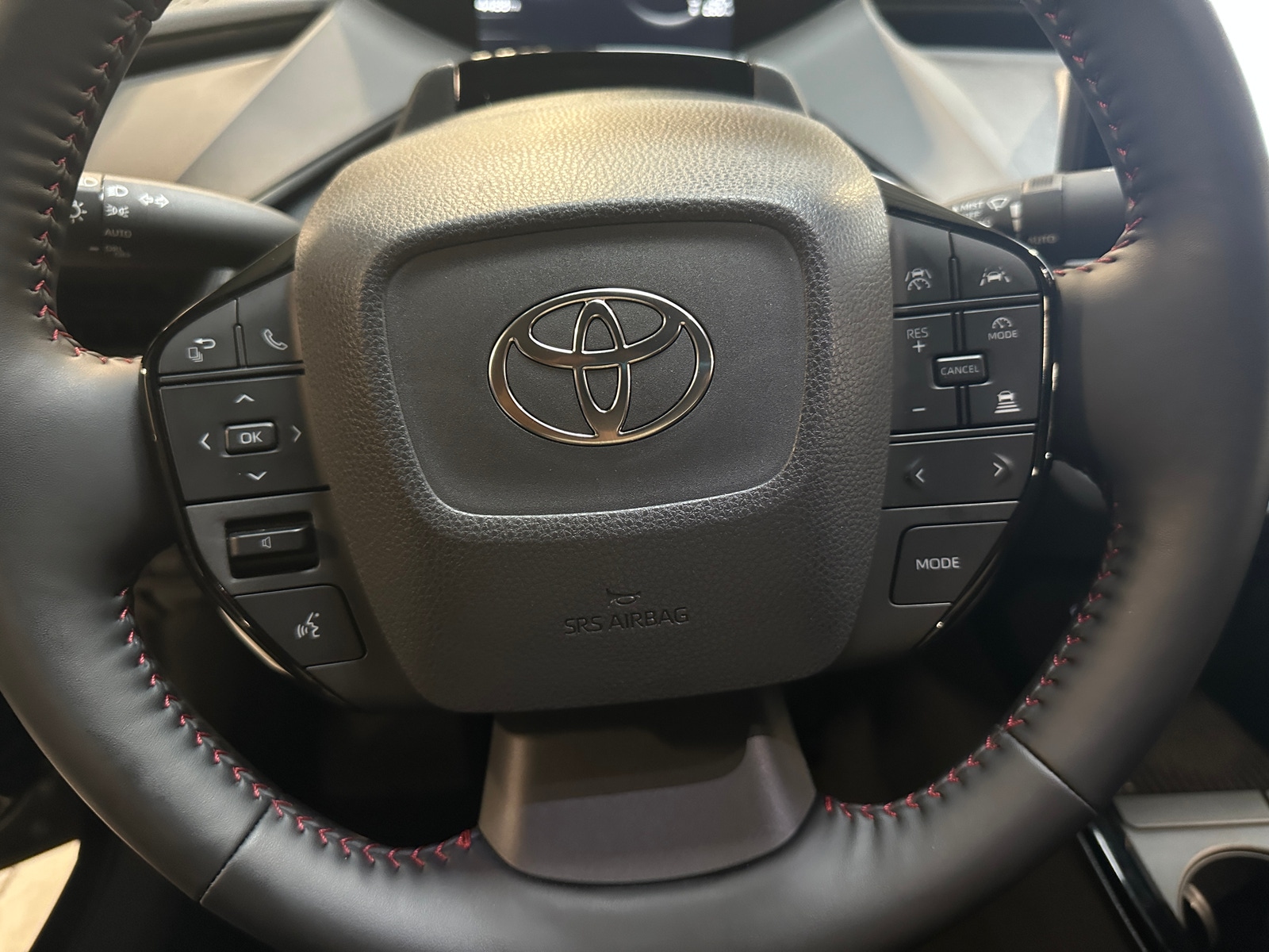 Thumbnail: 2024 Toyota Prius Prime - 4