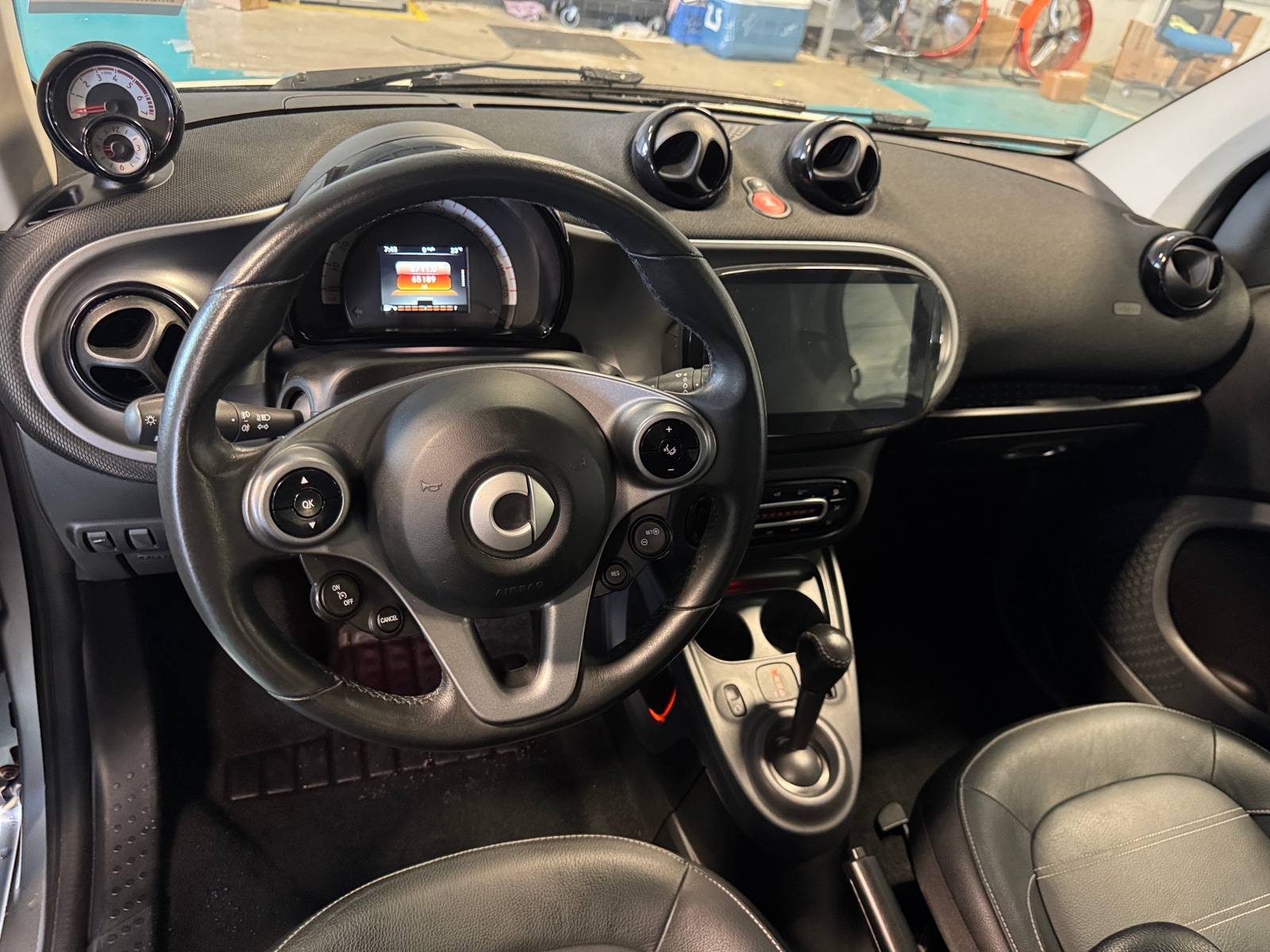 Thumbnail: 2017 smart fortwo - 2