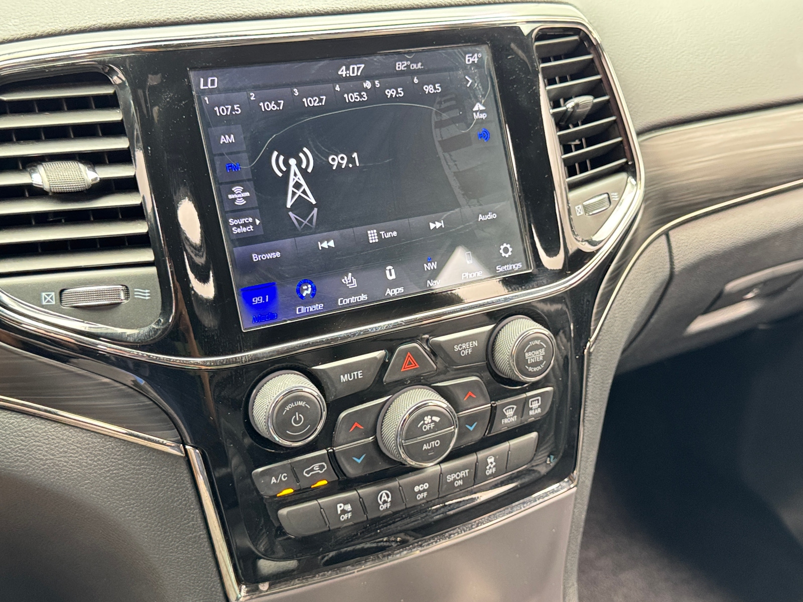 Thumbnail: 2019 Jeep Grand Cherokee - 3