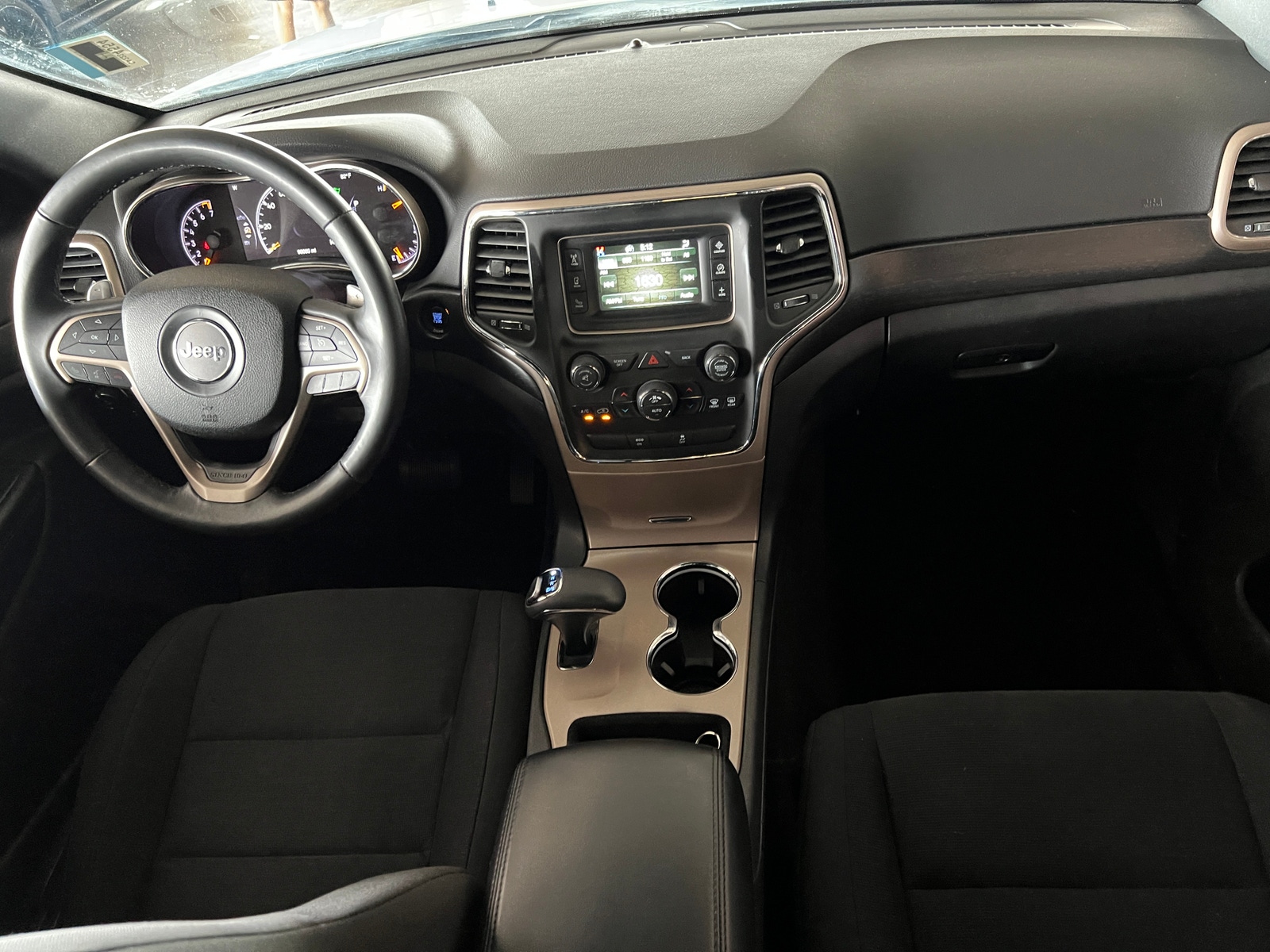 Thumbnail: 2015 Jeep Grand Cherokee - 3