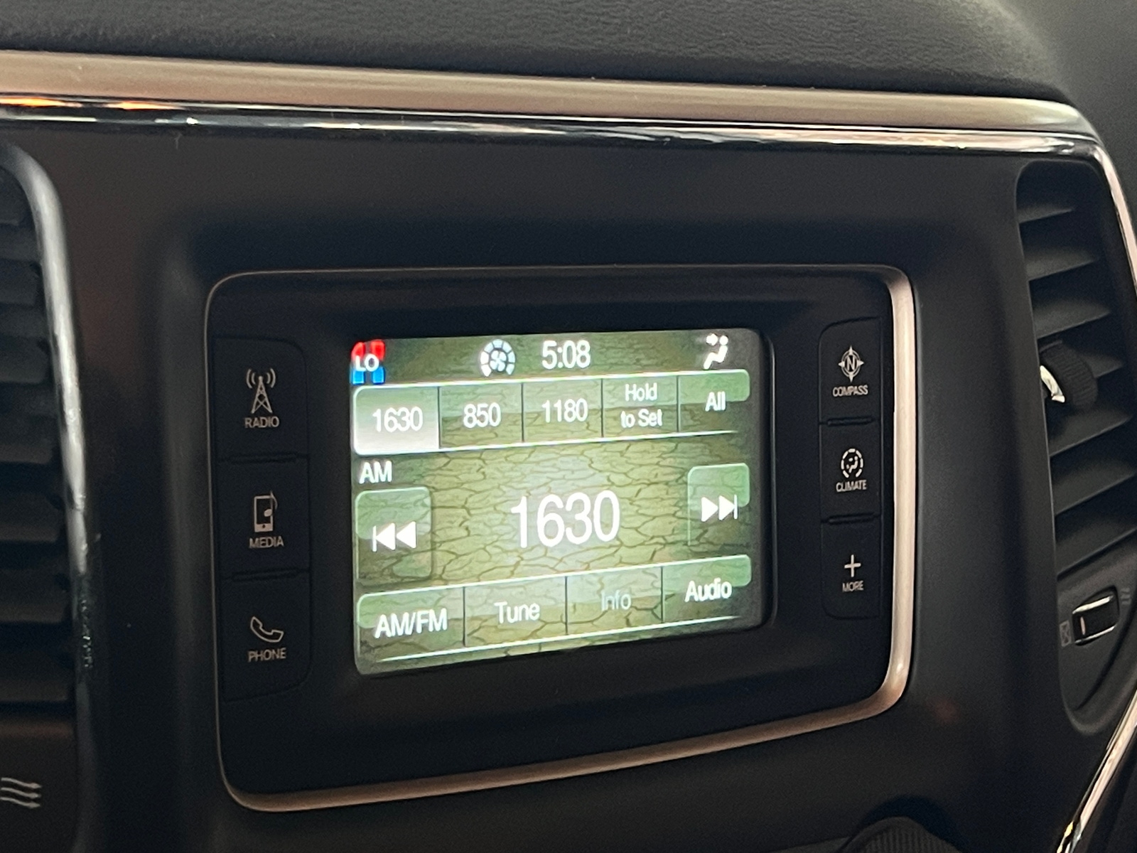 Thumbnail: 2015 Jeep Grand Cherokee - 4