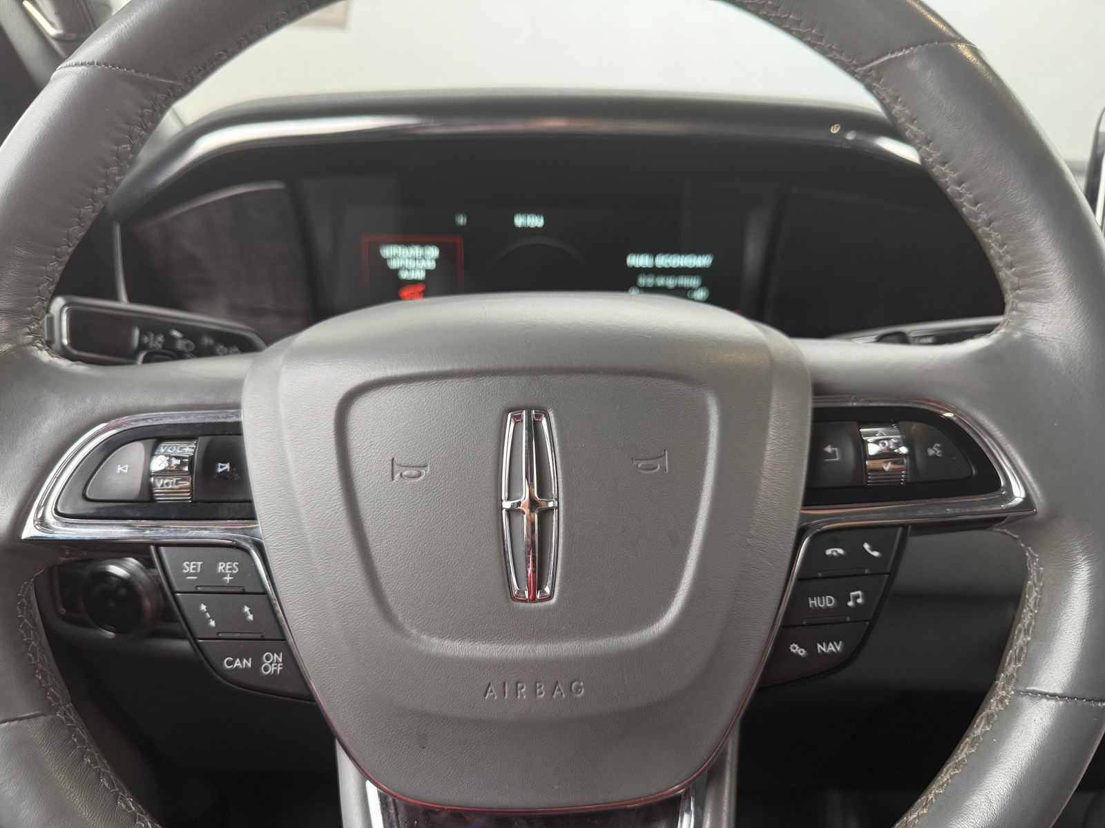 Thumbnail: 2019 Lincoln Navigator - 4
