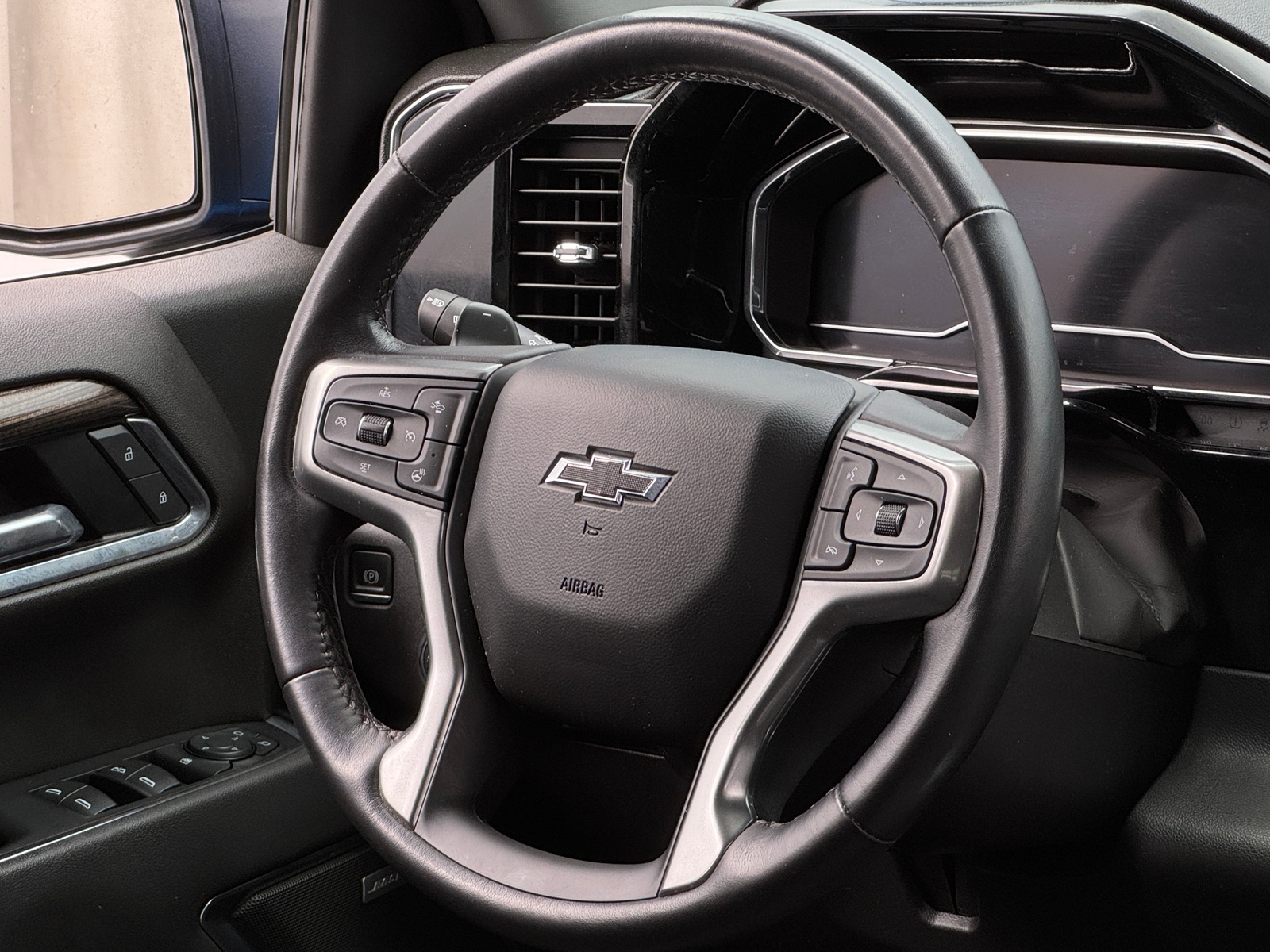 Thumbnail: 2022 Chevrolet Silverado 1500 - 5