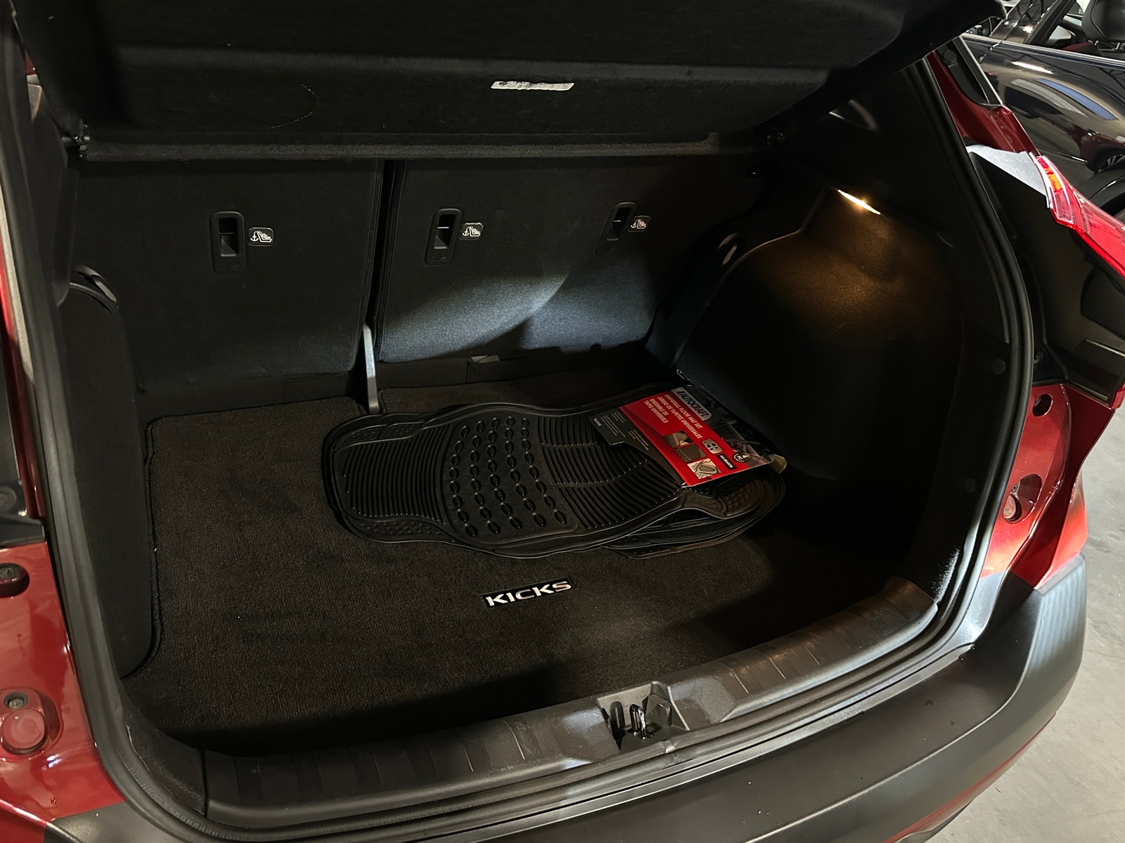 Thumbnail: 2019 Nissan Kicks - 6