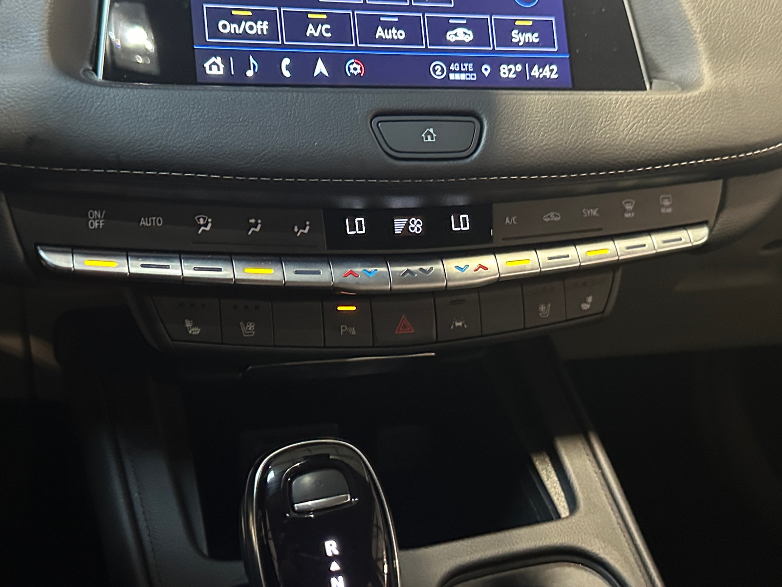 Thumbnail: 2023 Cadillac XT4 - 3