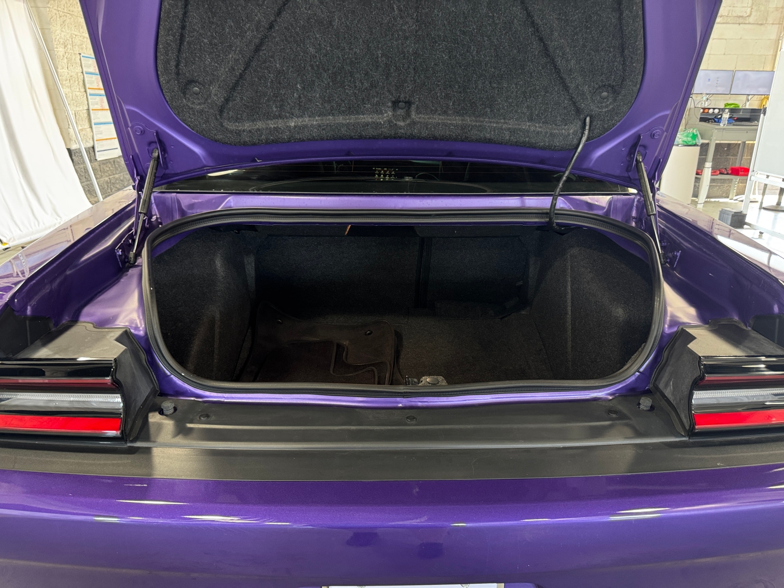Thumbnail: 2019 Dodge Challenger - 4