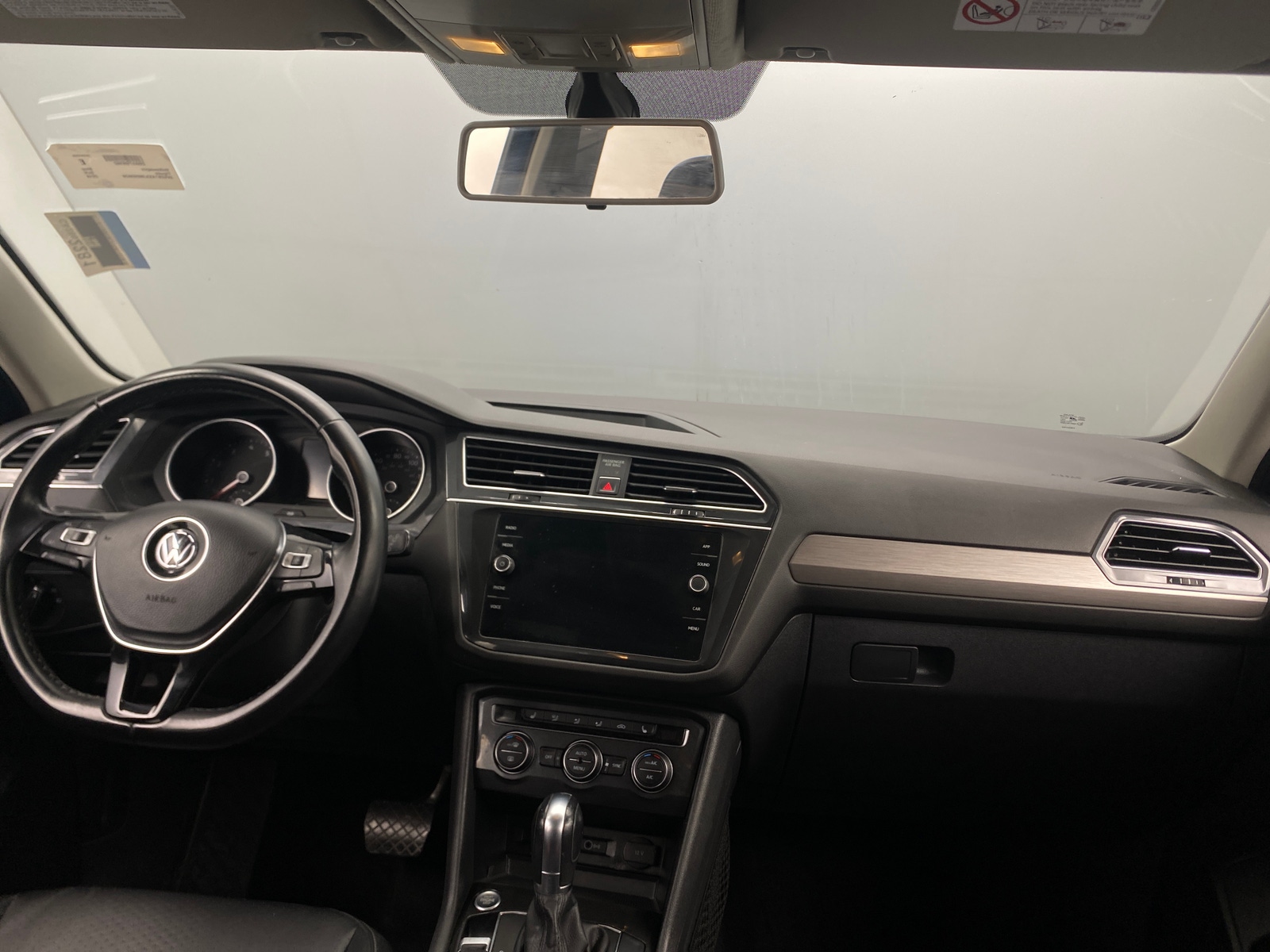 Thumbnail: 2018 Volkswagen Tiguan - 2