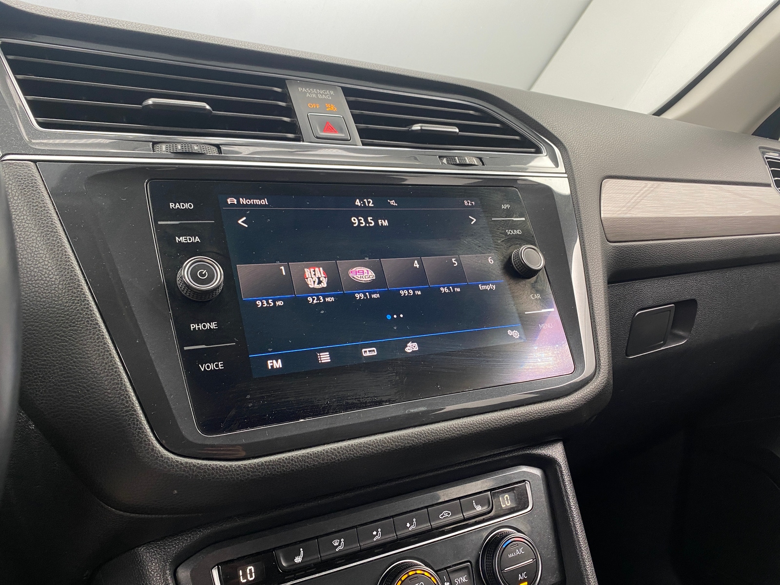 Thumbnail: 2018 Volkswagen Tiguan - 3