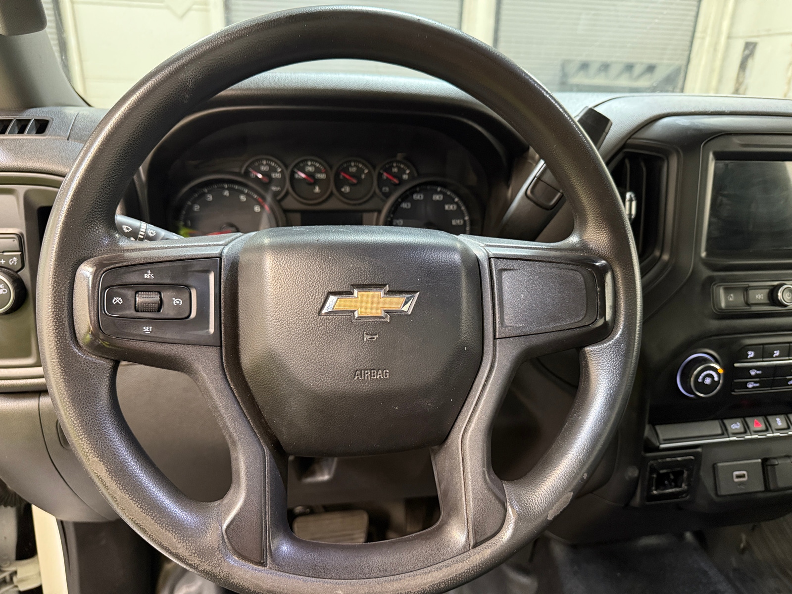 Thumbnail: 2019 Chevrolet Silverado 1500 - 5