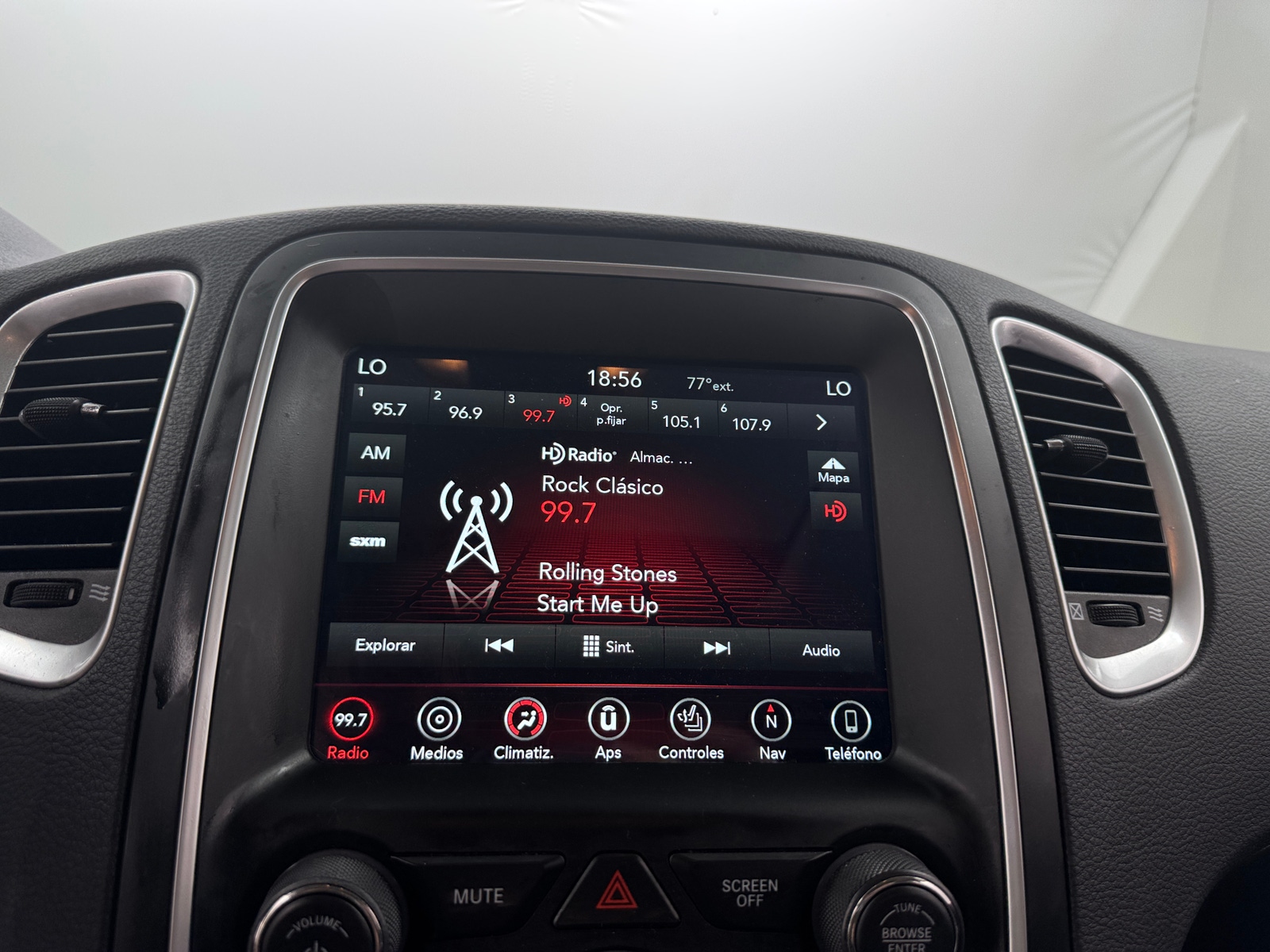 Thumbnail: 2018 Dodge Durango - 3