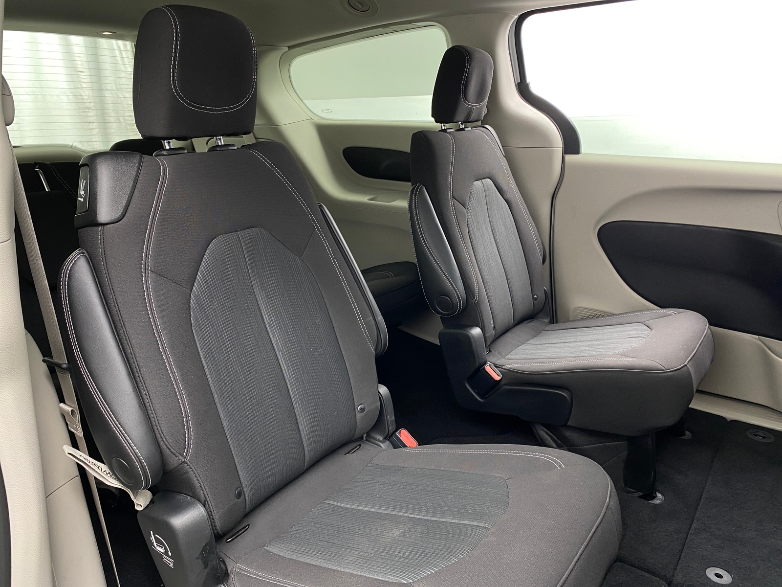Thumbnail: 2021 Chrysler Voyager - 6