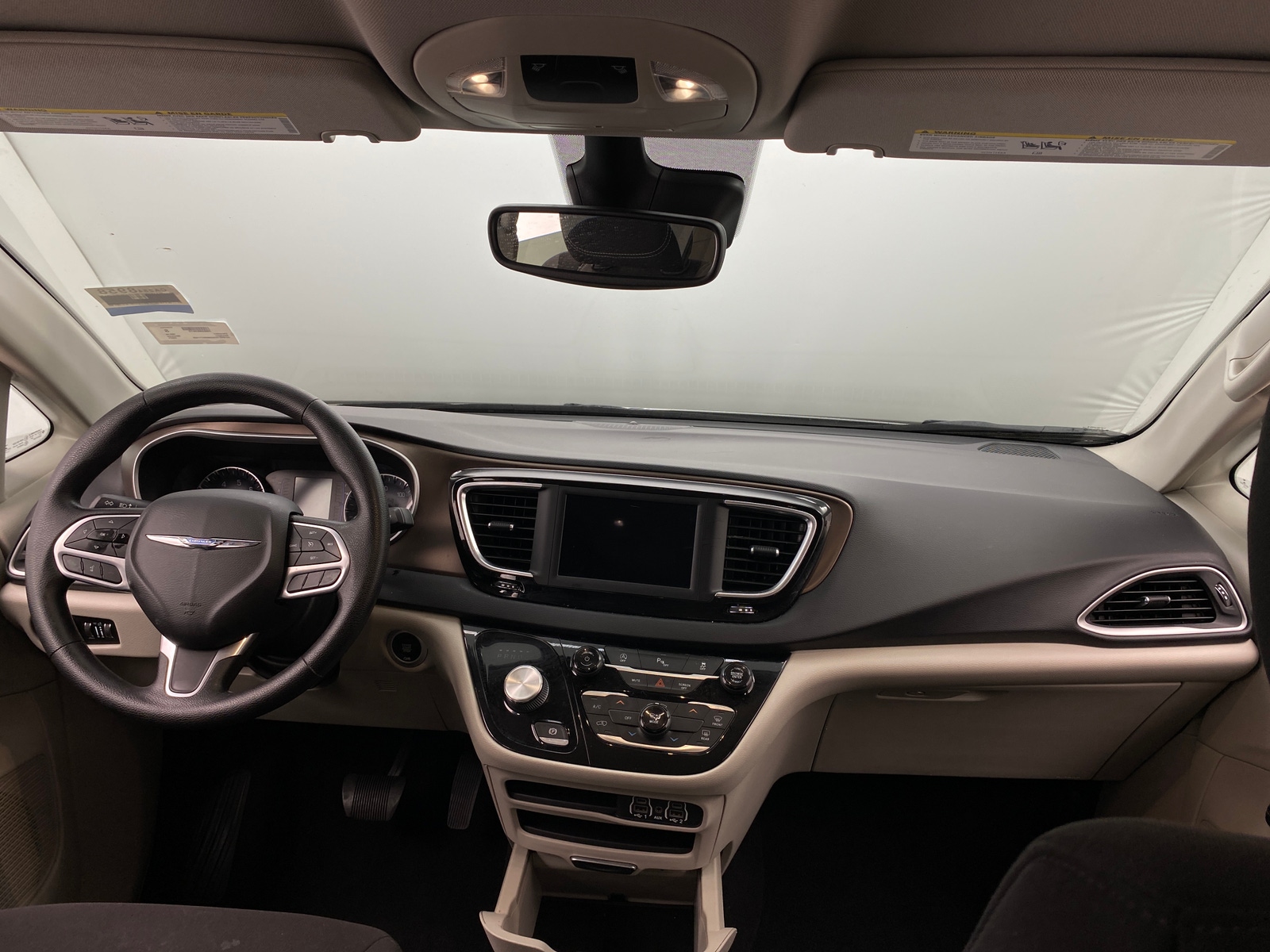 Thumbnail: 2021 Chrysler Voyager - 3
