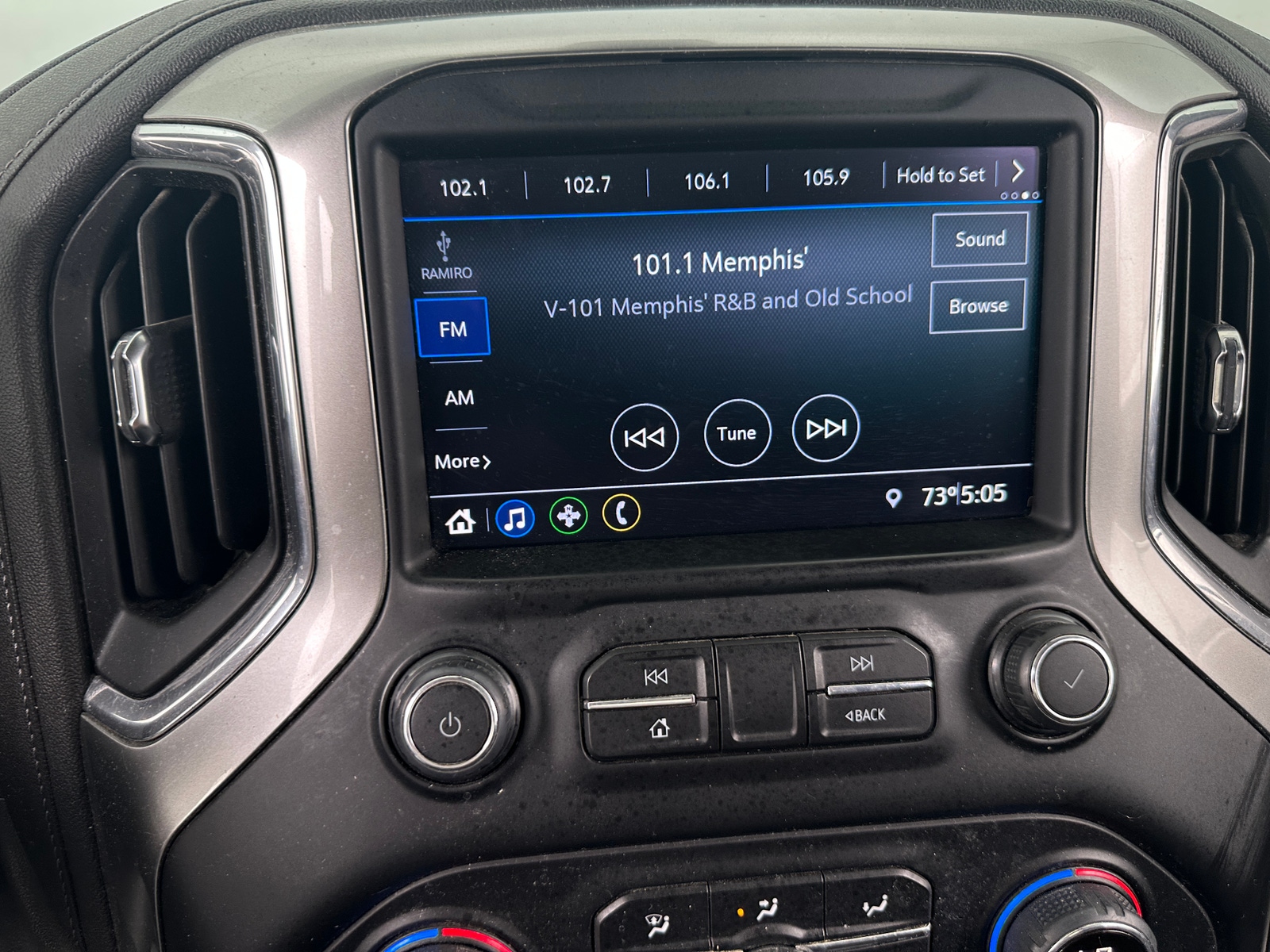 Thumbnail: 2020 Chevrolet Silverado 1500 - 4