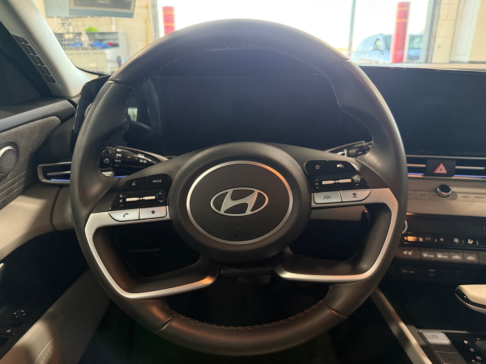 Thumbnail: 2024 Hyundai Elantra - 4