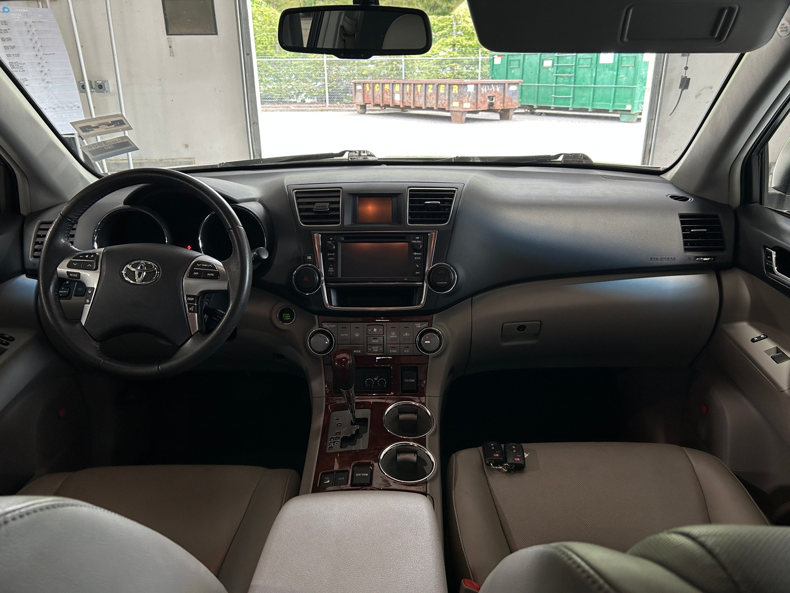 Thumbnail: 2013 Toyota Highlander - 3