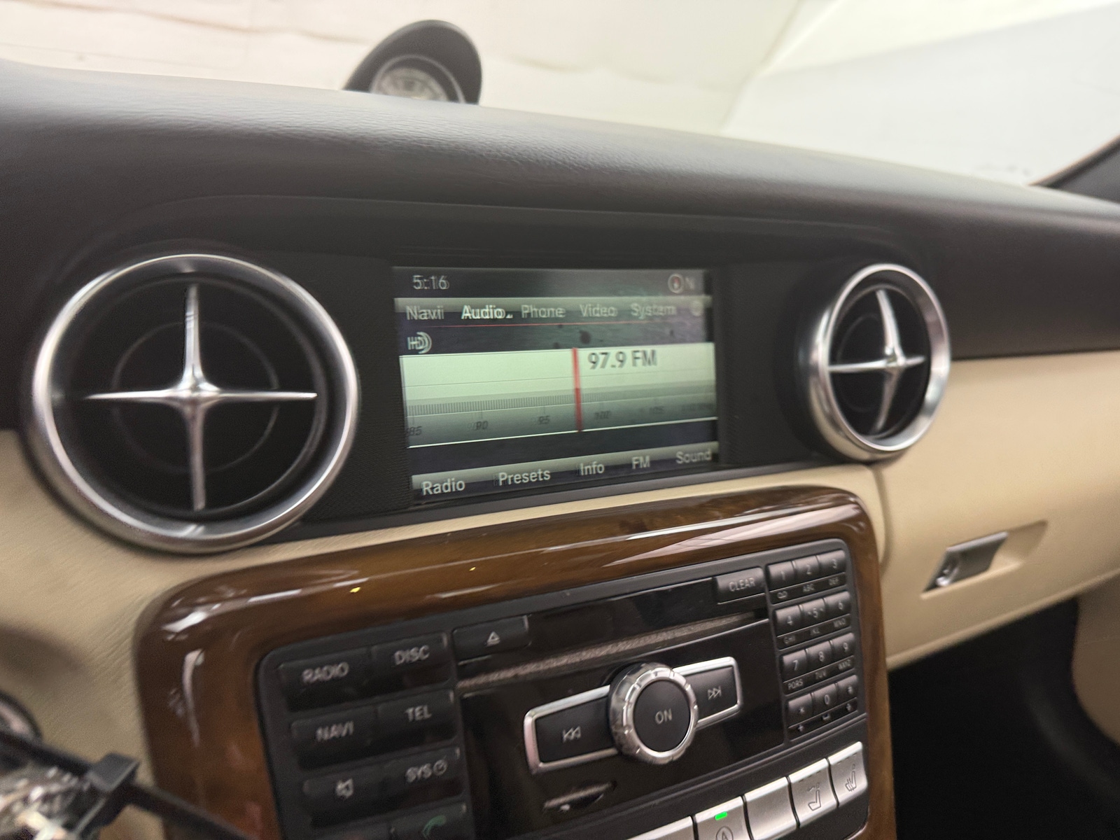 Thumbnail: 2016 Mercedes-Benz SLK - 3