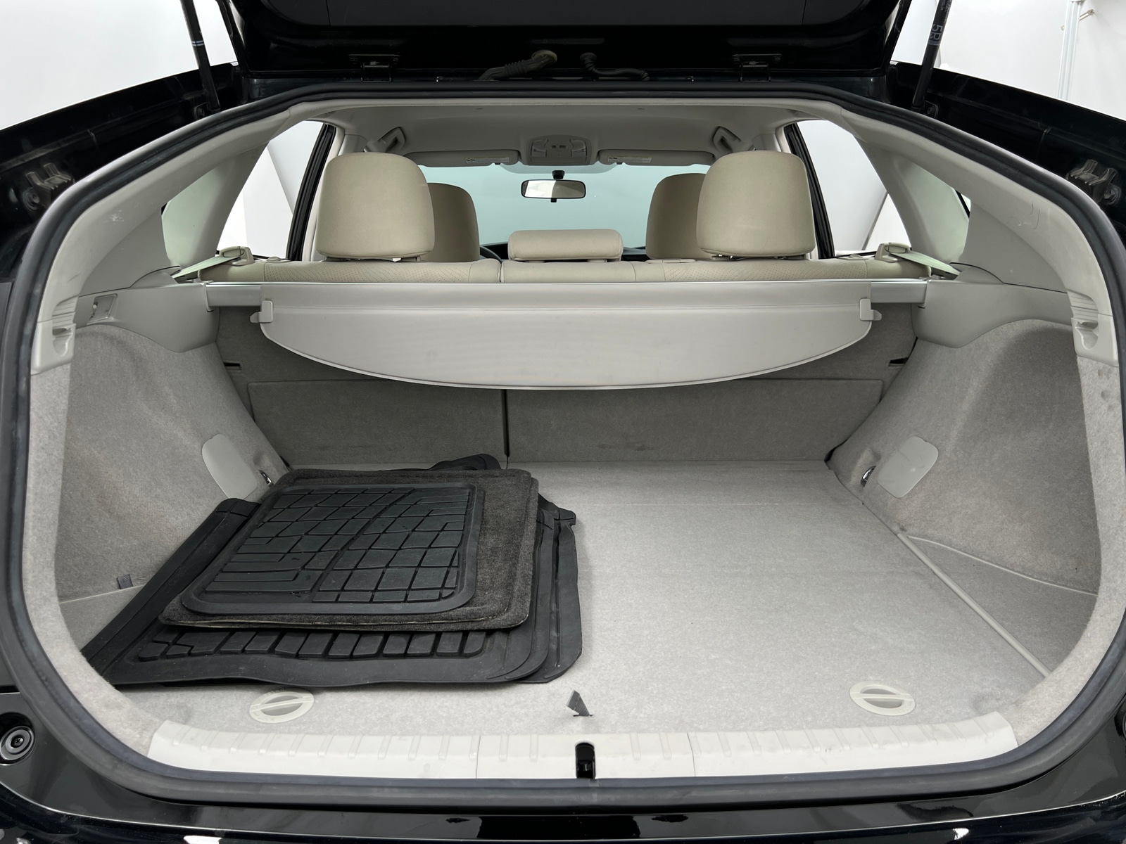 Thumbnail: 2015 Toyota Prius - 7