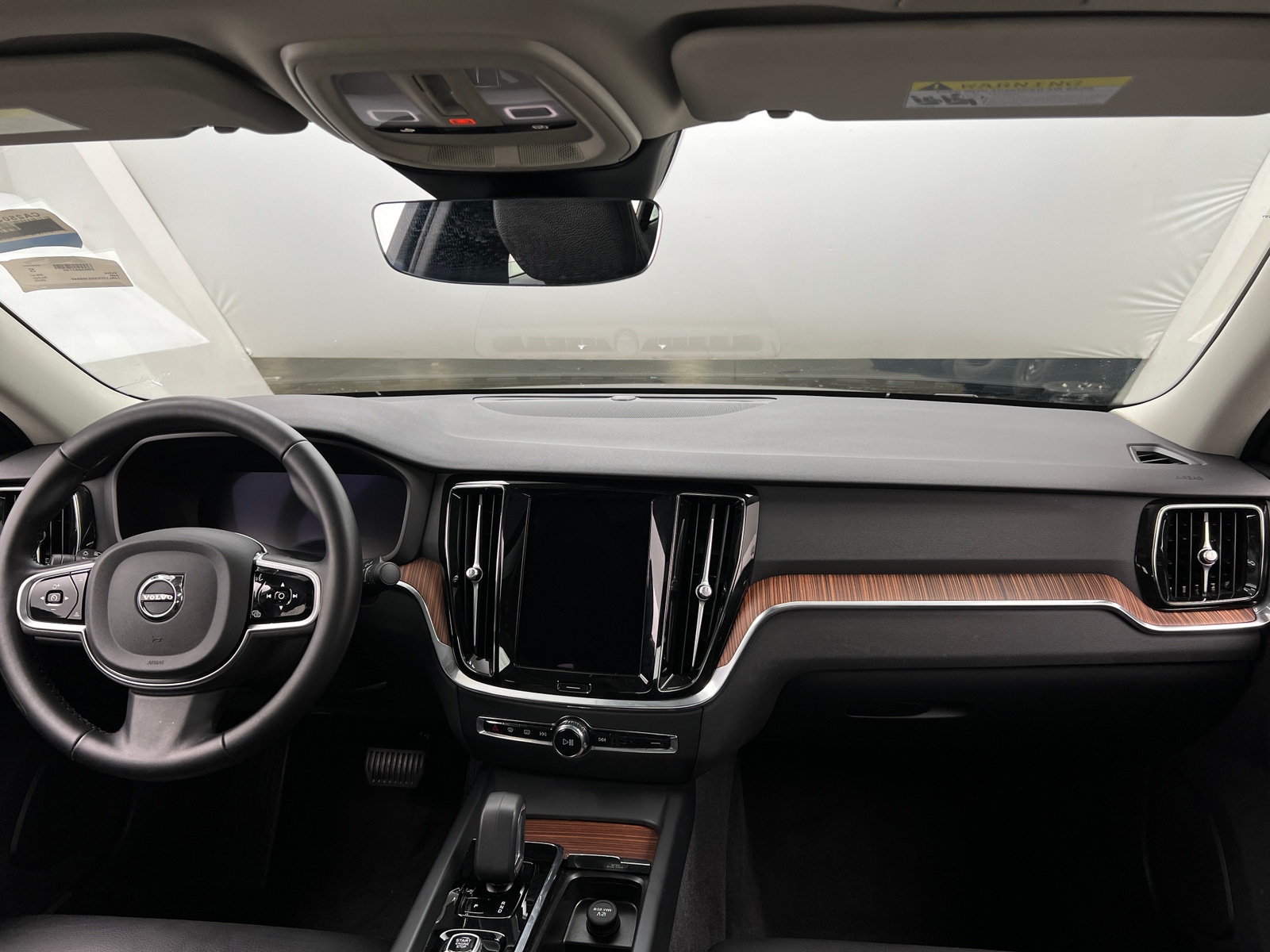 Thumbnail: 2025 Volvo S60 - 2