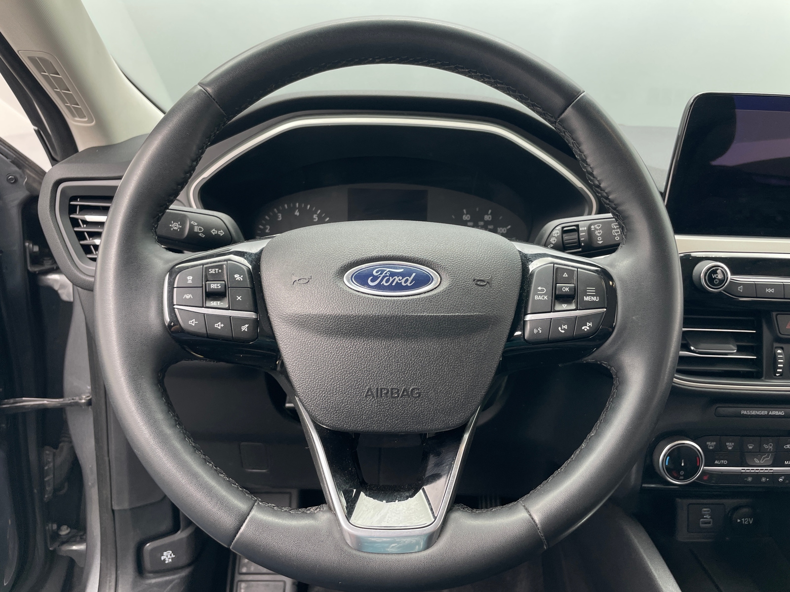 Thumbnail: 2022 Ford Escape - 4