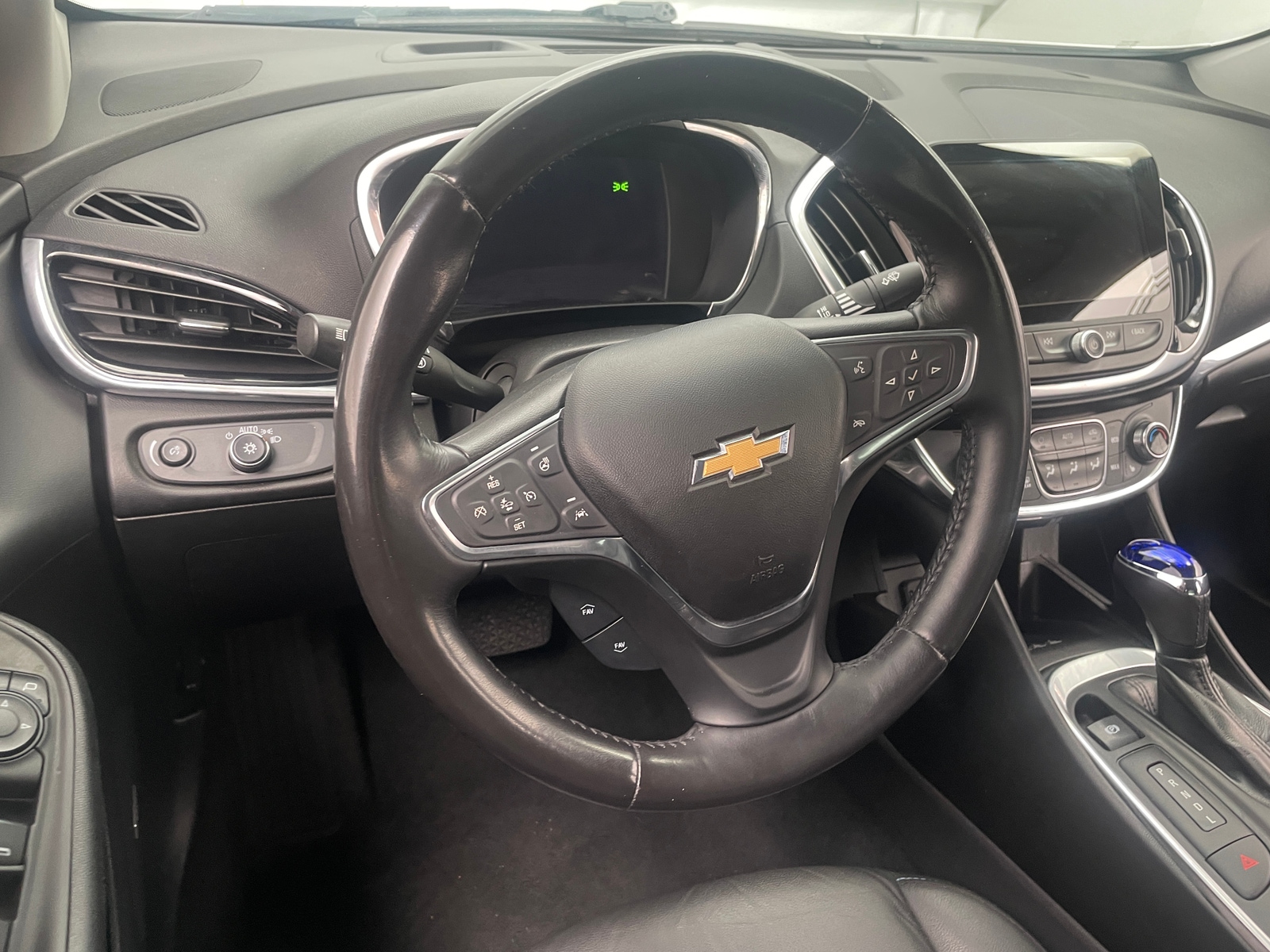 Thumbnail: 2019 Chevrolet Volt - 4