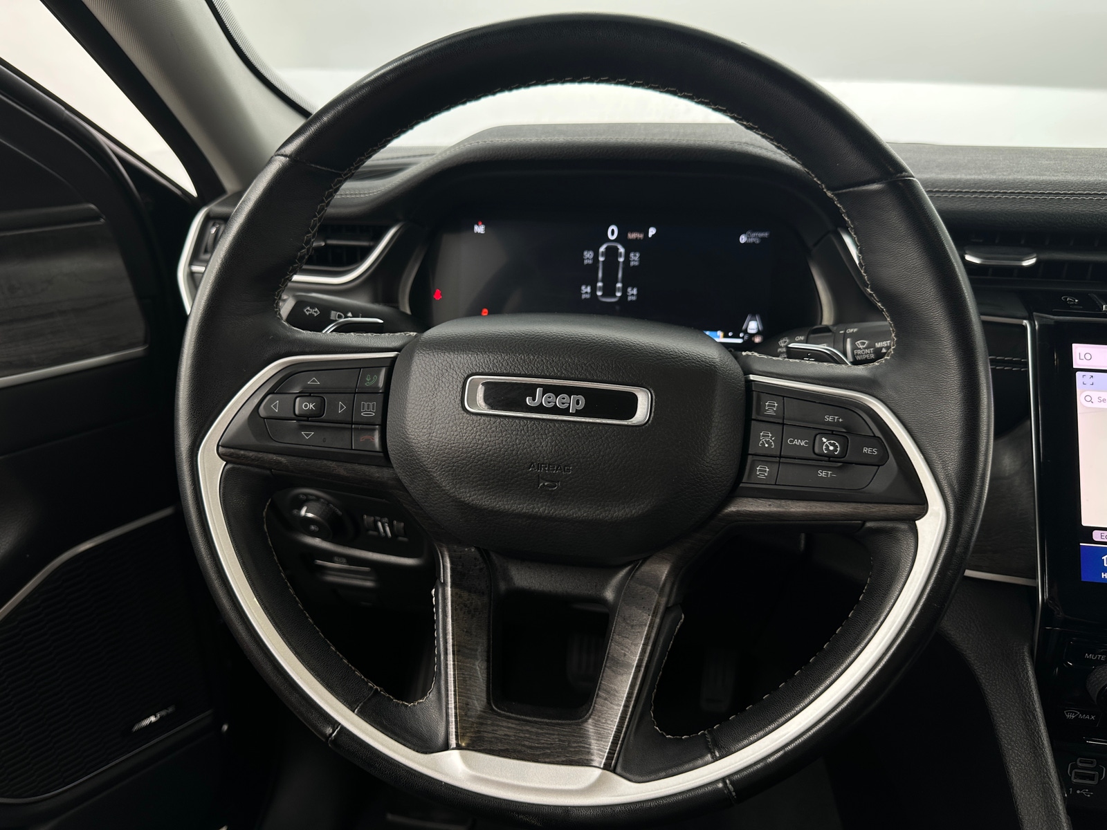 Thumbnail: 2022 Jeep Grand Cherokee L - 4