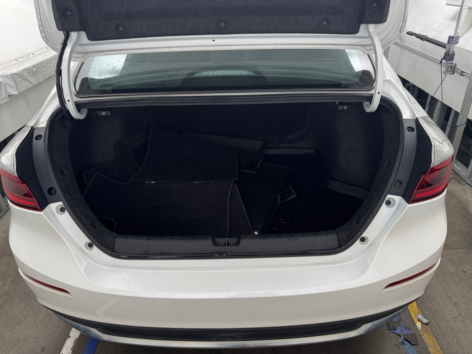 Thumbnail: 2022 Honda Insight - 6