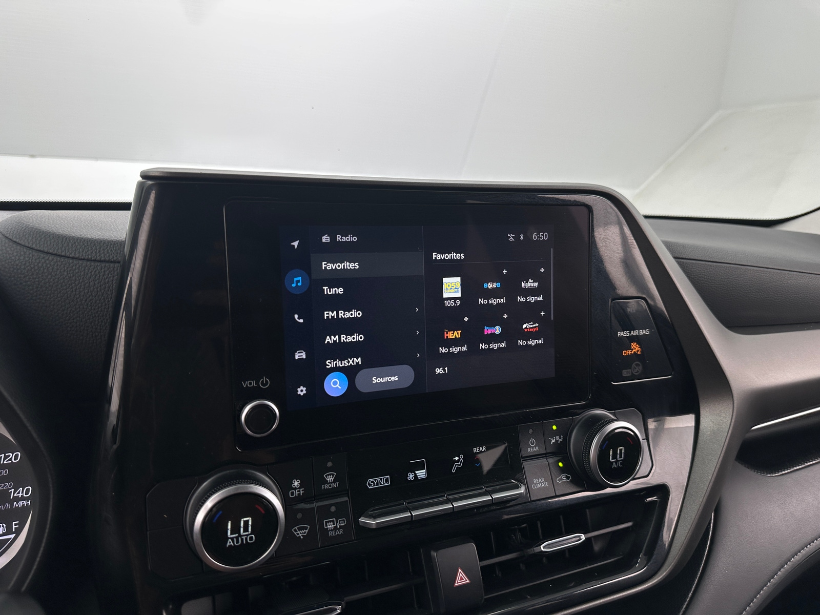 Thumbnail: 2023 Toyota Highlander - 4