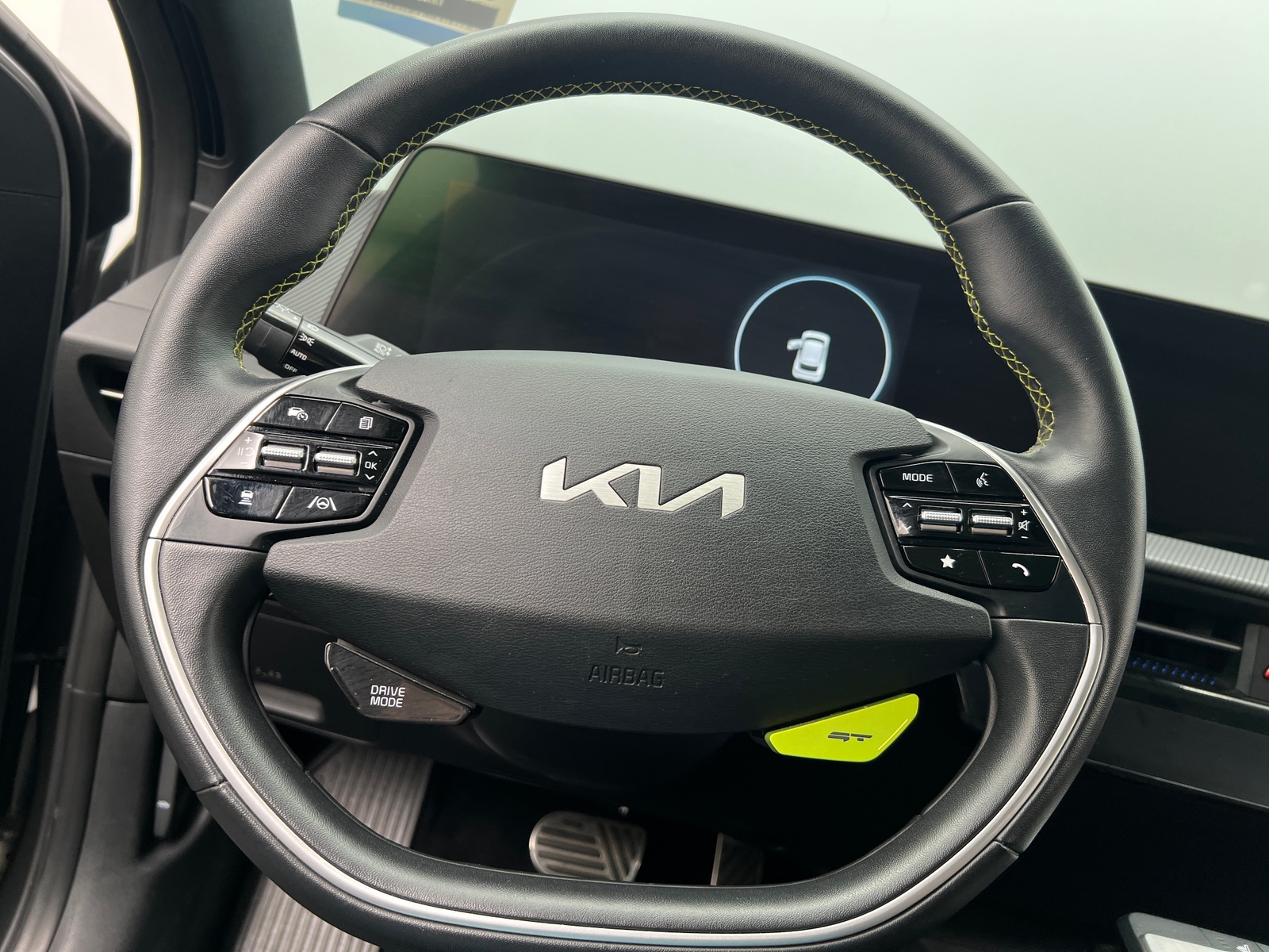 Thumbnail: 2023 Kia EV6 - 4
