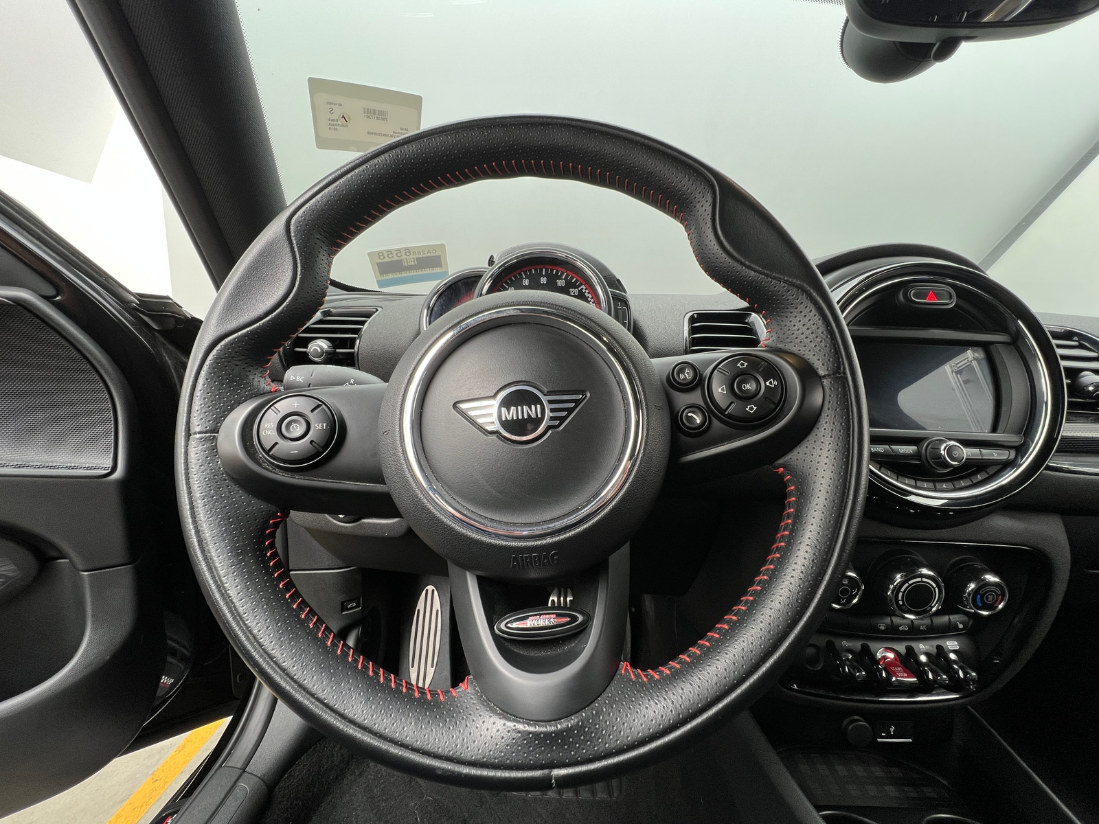 Thumbnail: 2019 MINI Cooper Clubman - 4