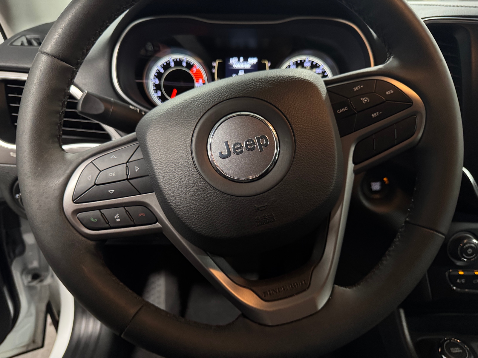 Thumbnail: 2021 Jeep Cherokee - 4