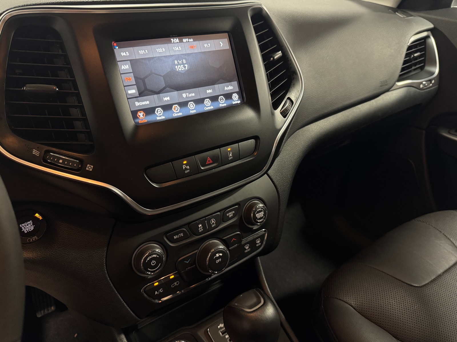 Thumbnail: 2021 Jeep Cherokee - 3
